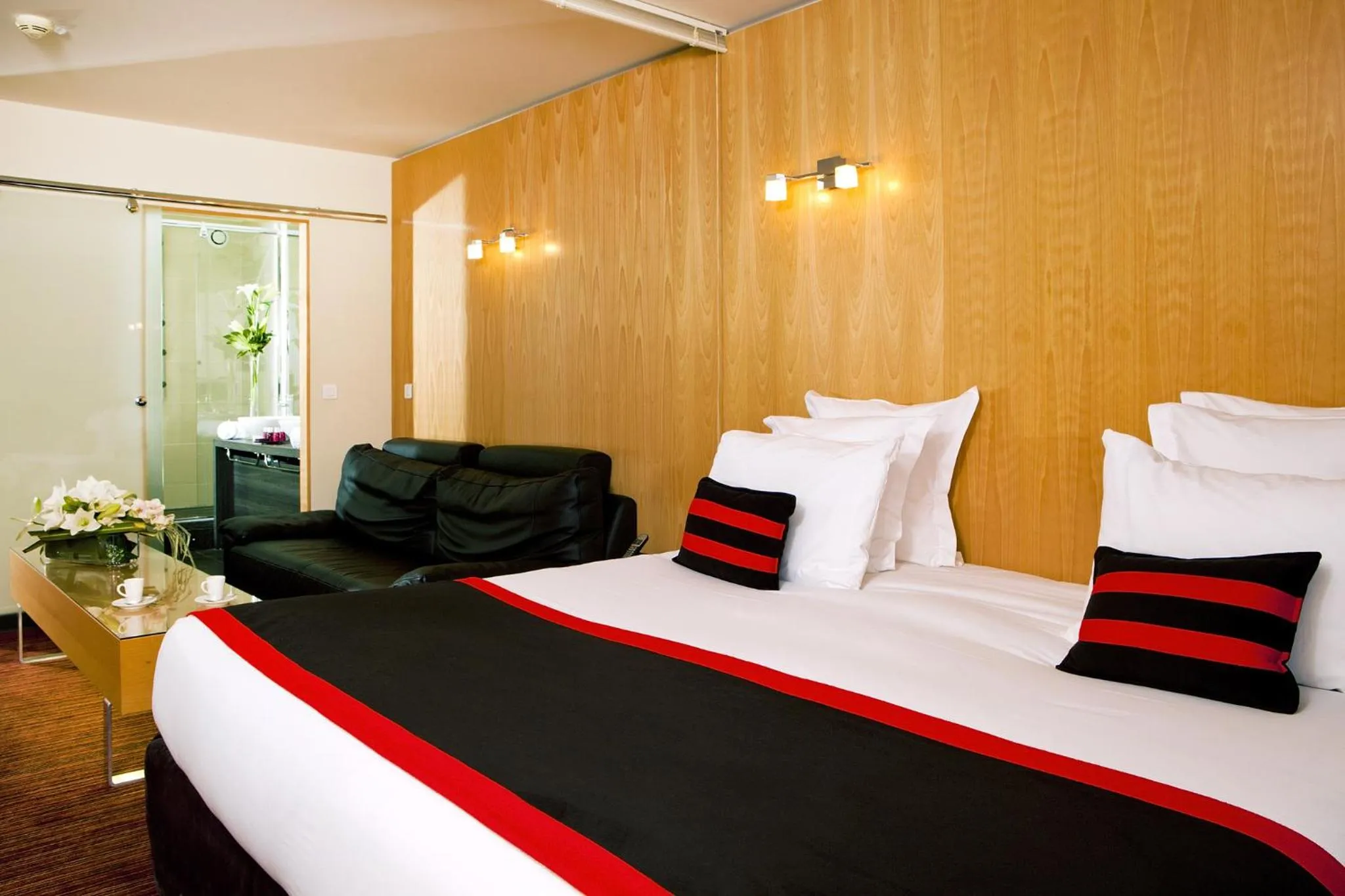 Bedroom, Bed in Residhome Suites Paris Sénart