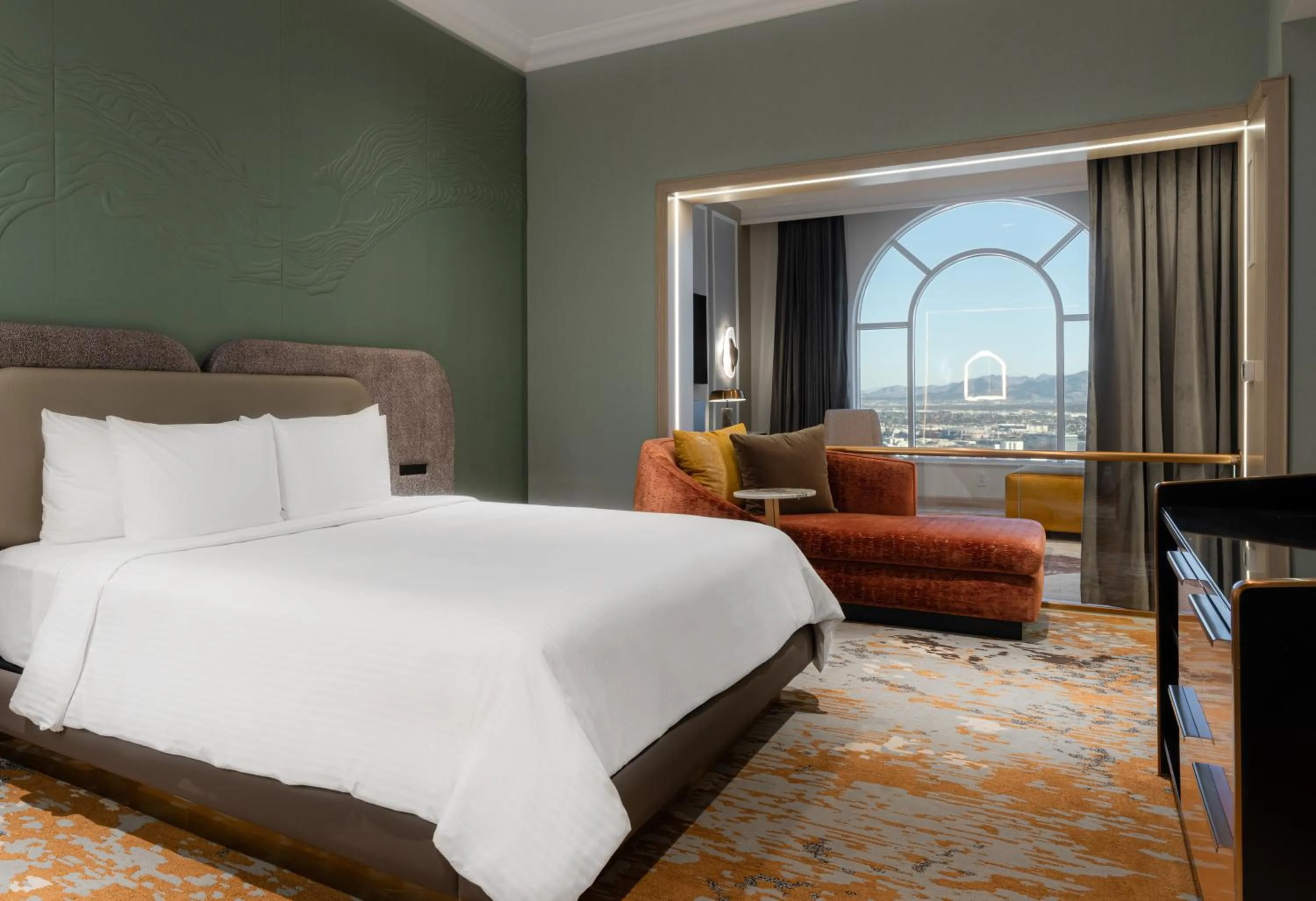 Bedroom, Bed in The Venetian® Resort Las Vegas