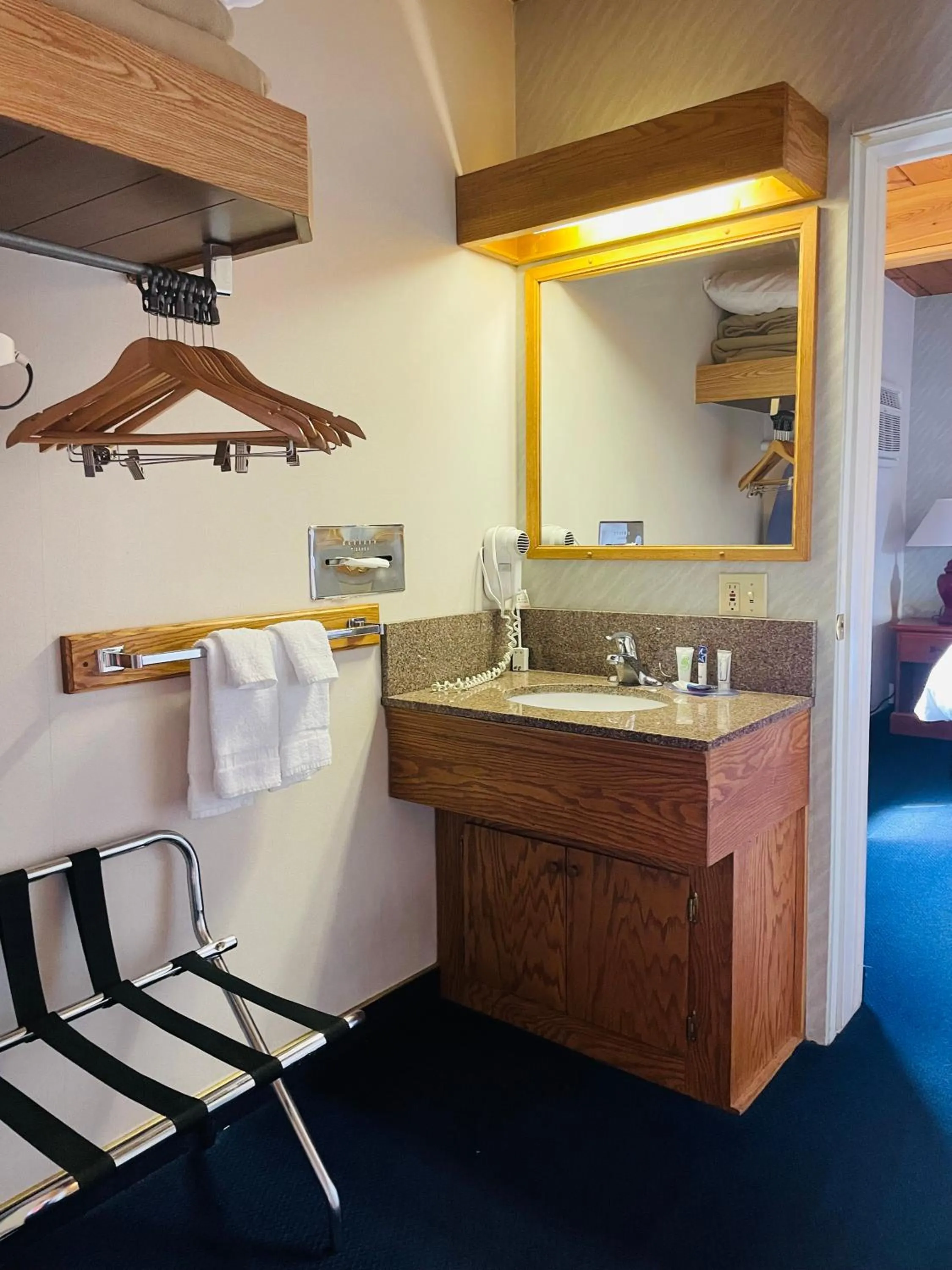 Bathroom in America's Best Value Inn Sandpoint