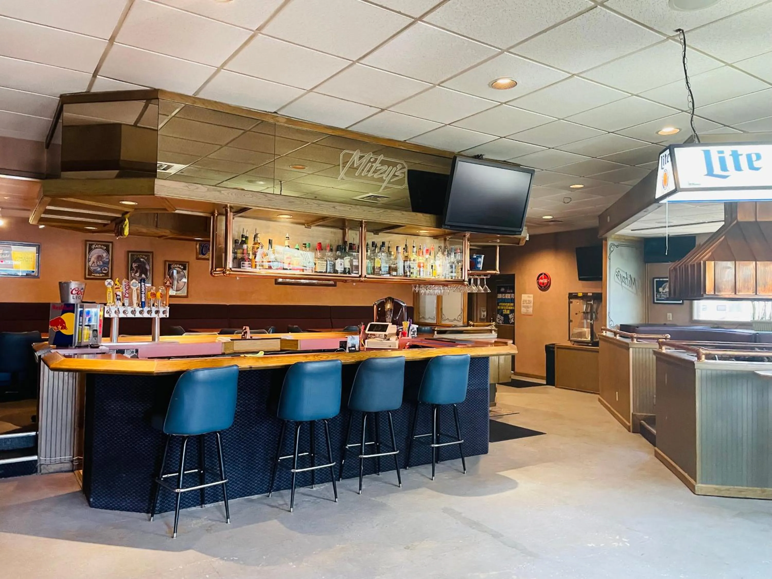 Lounge or bar in America's Best Value Inn Sandpoint