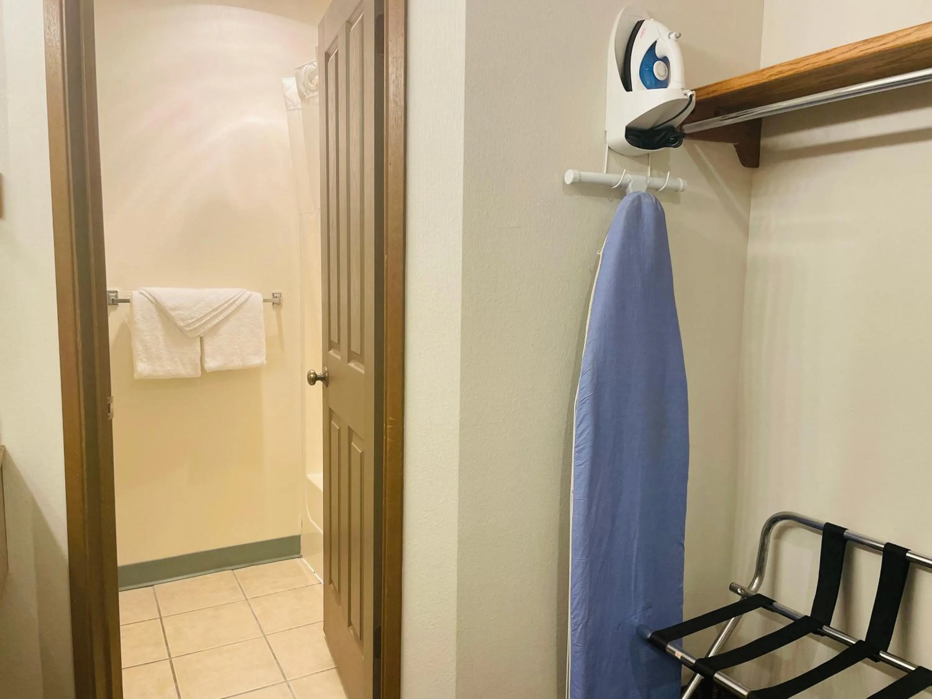 Bathroom in America's Best Value Inn Sandpoint