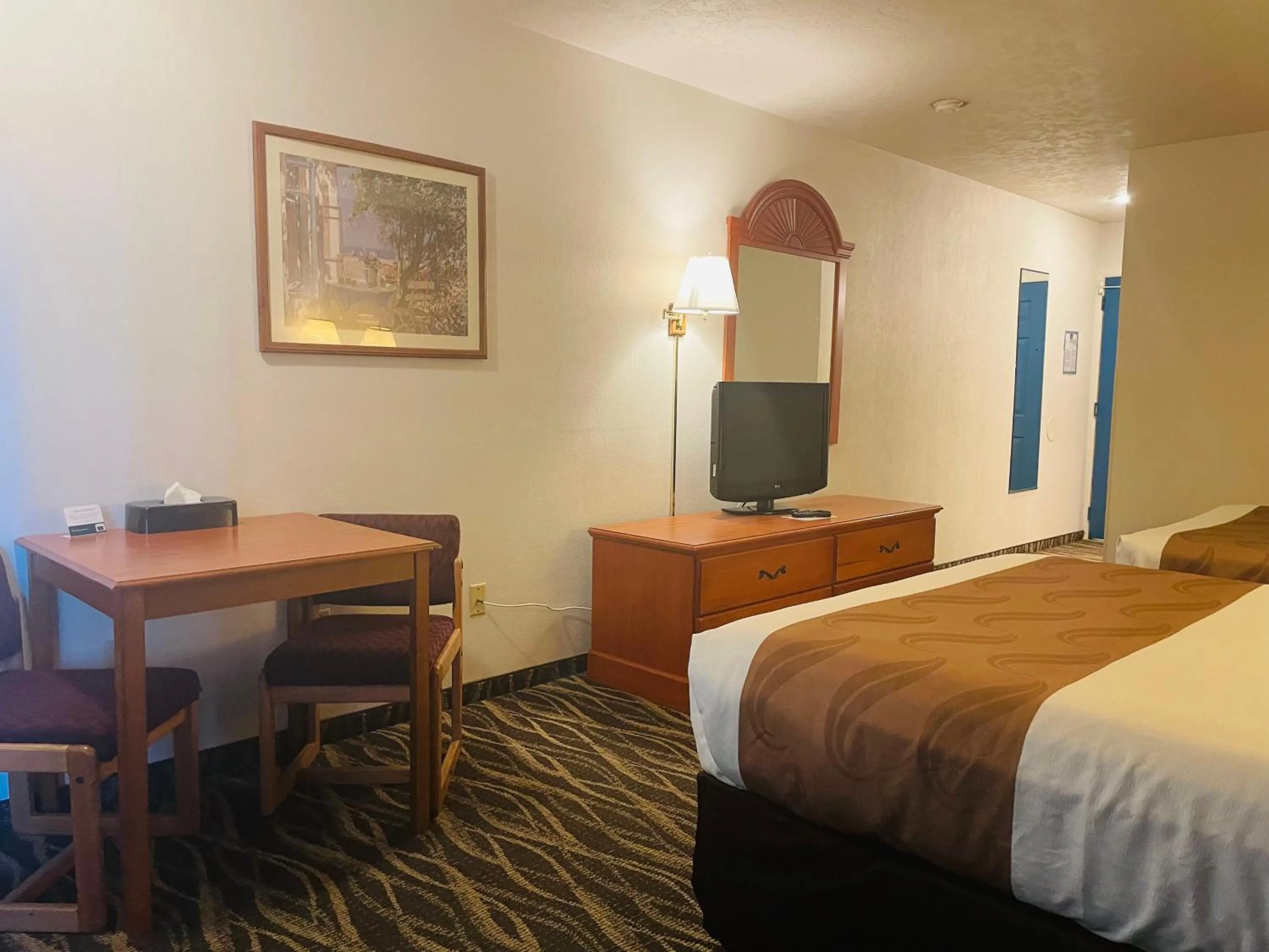 TV and multimedia, Bed in America's Best Value Inn Sandpoint