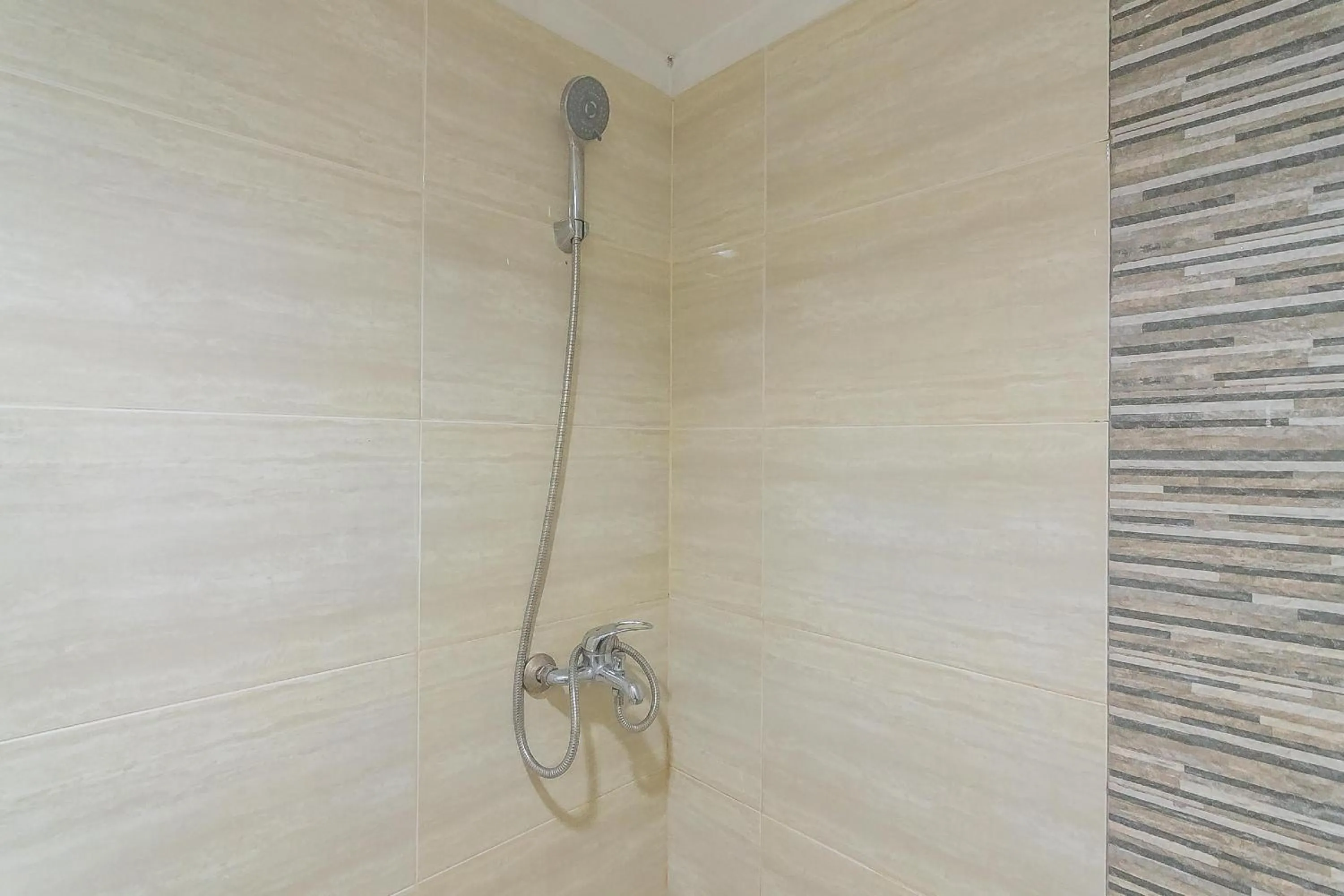 Activities in RedDoorz Plus near Sepinggan Airport 3 Balikpapan