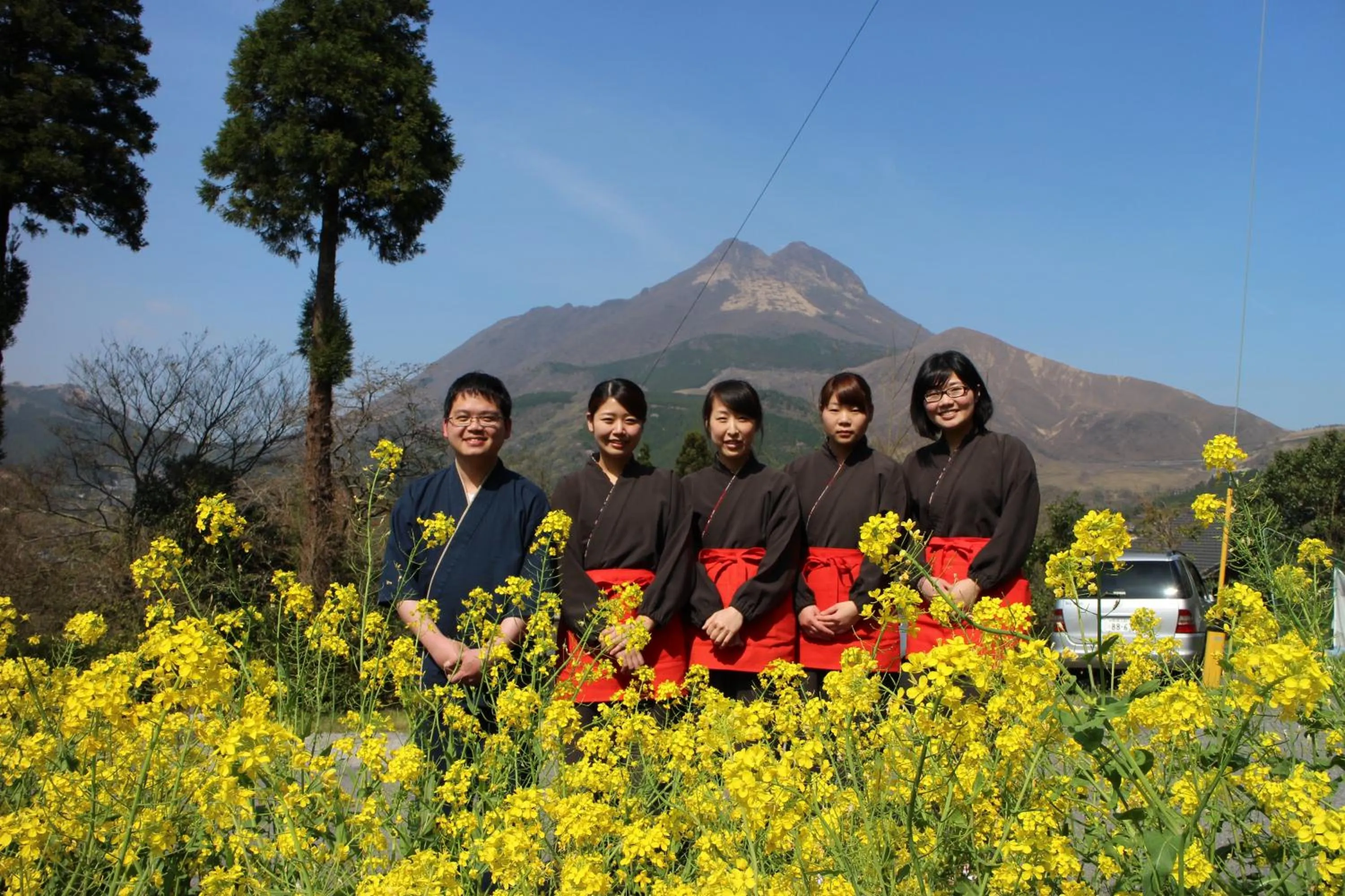 Staff in Yufuin-Sanso Waremokou