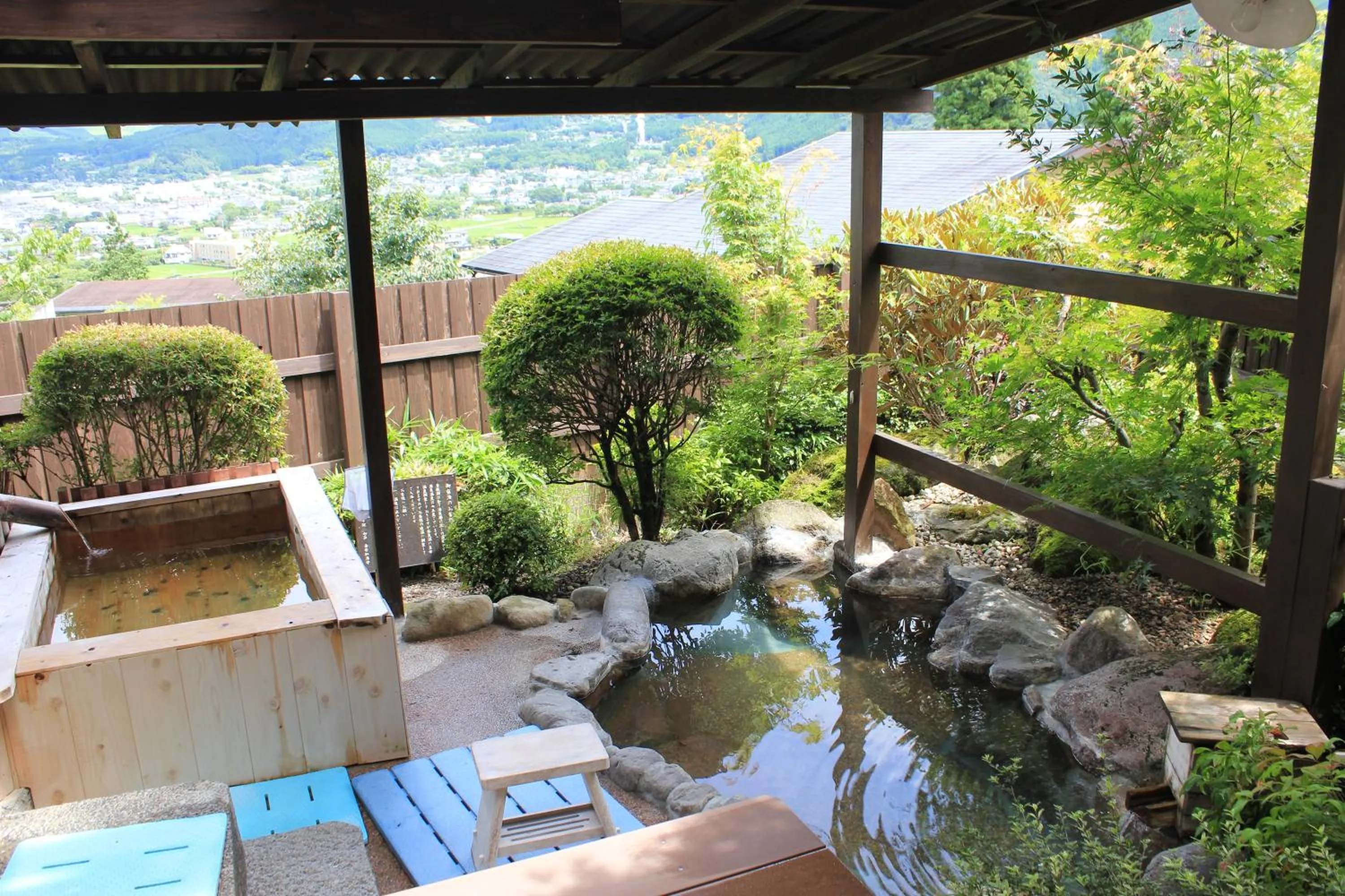 Garden view in Yufuin-Sanso Waremokou