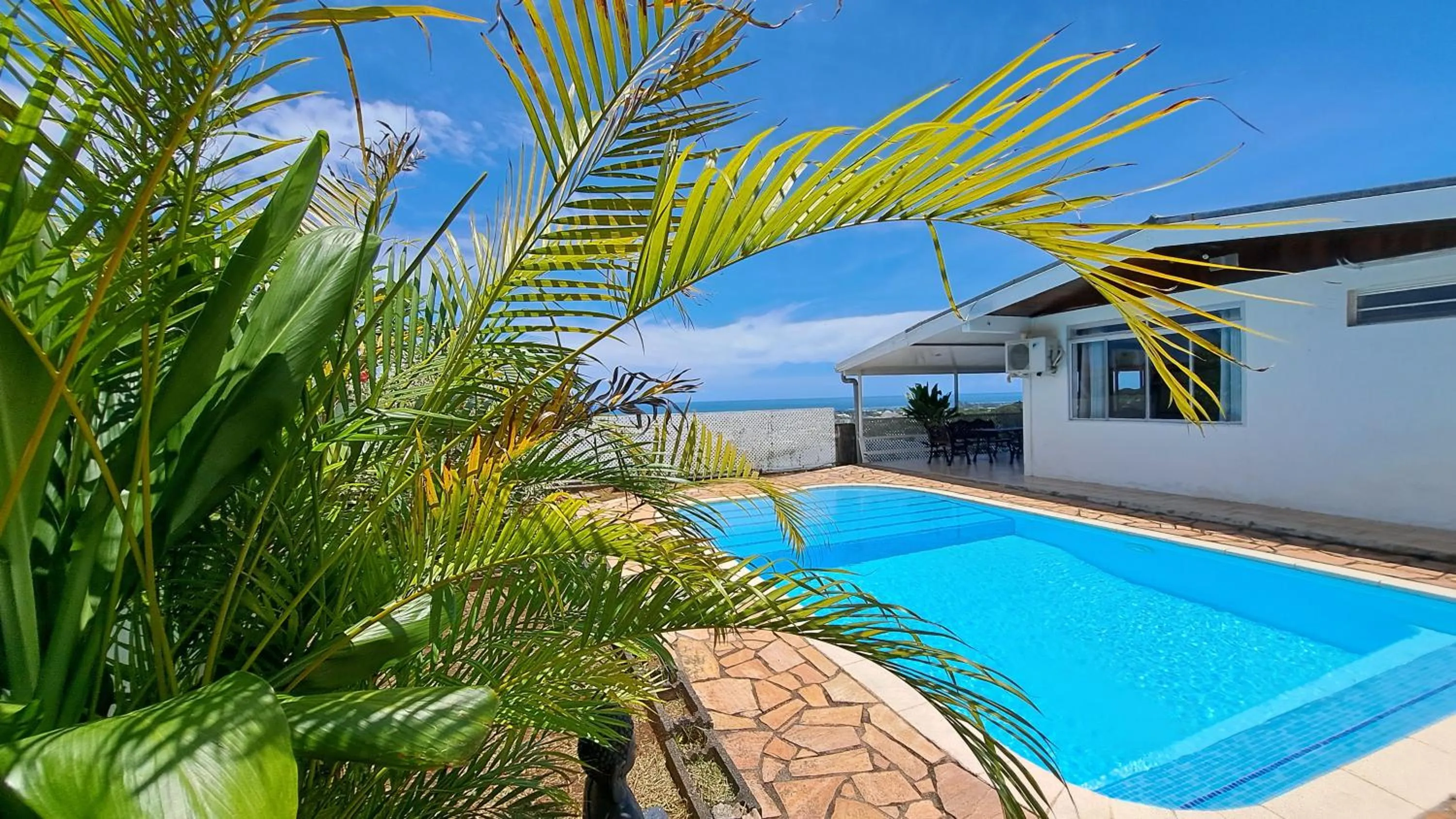 Property building in TAHITI - Fare Temahana