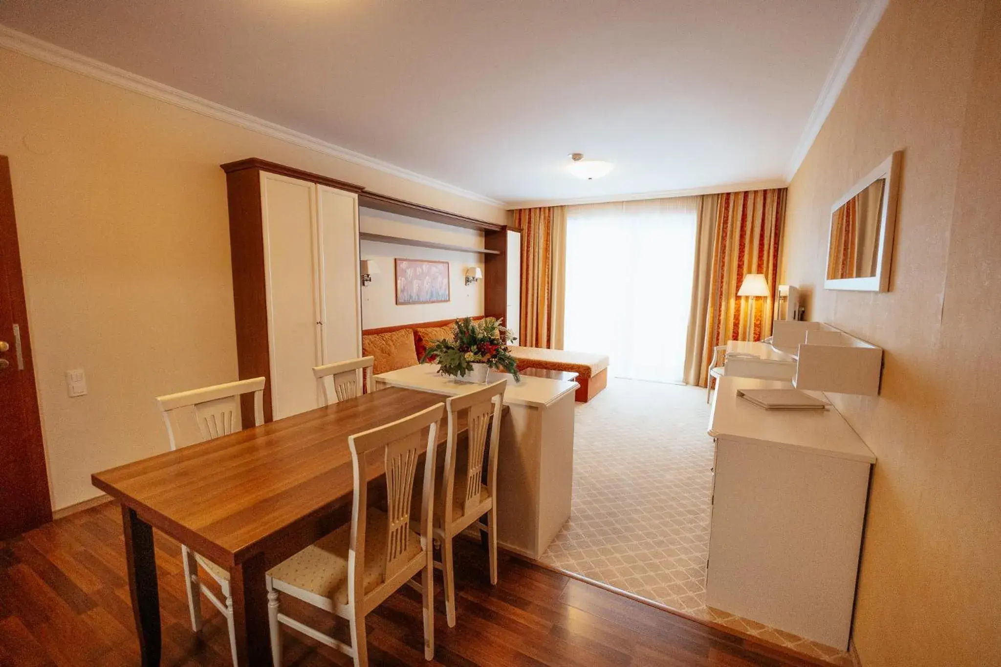 Two-Bedroom Apartment with Balcony in Residence Hotel Two-Bedroom Apartment with Balcony in Residence Hotel