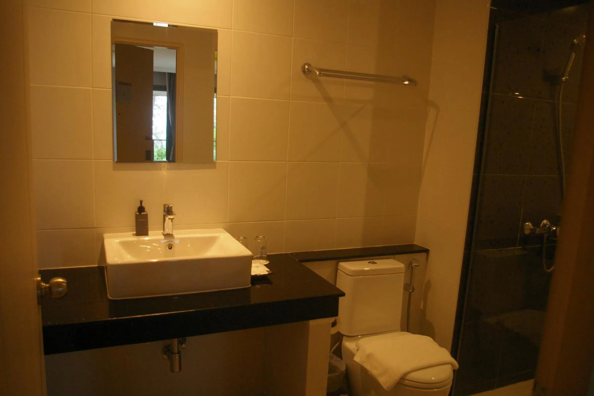 Toilet in Aonang Inn