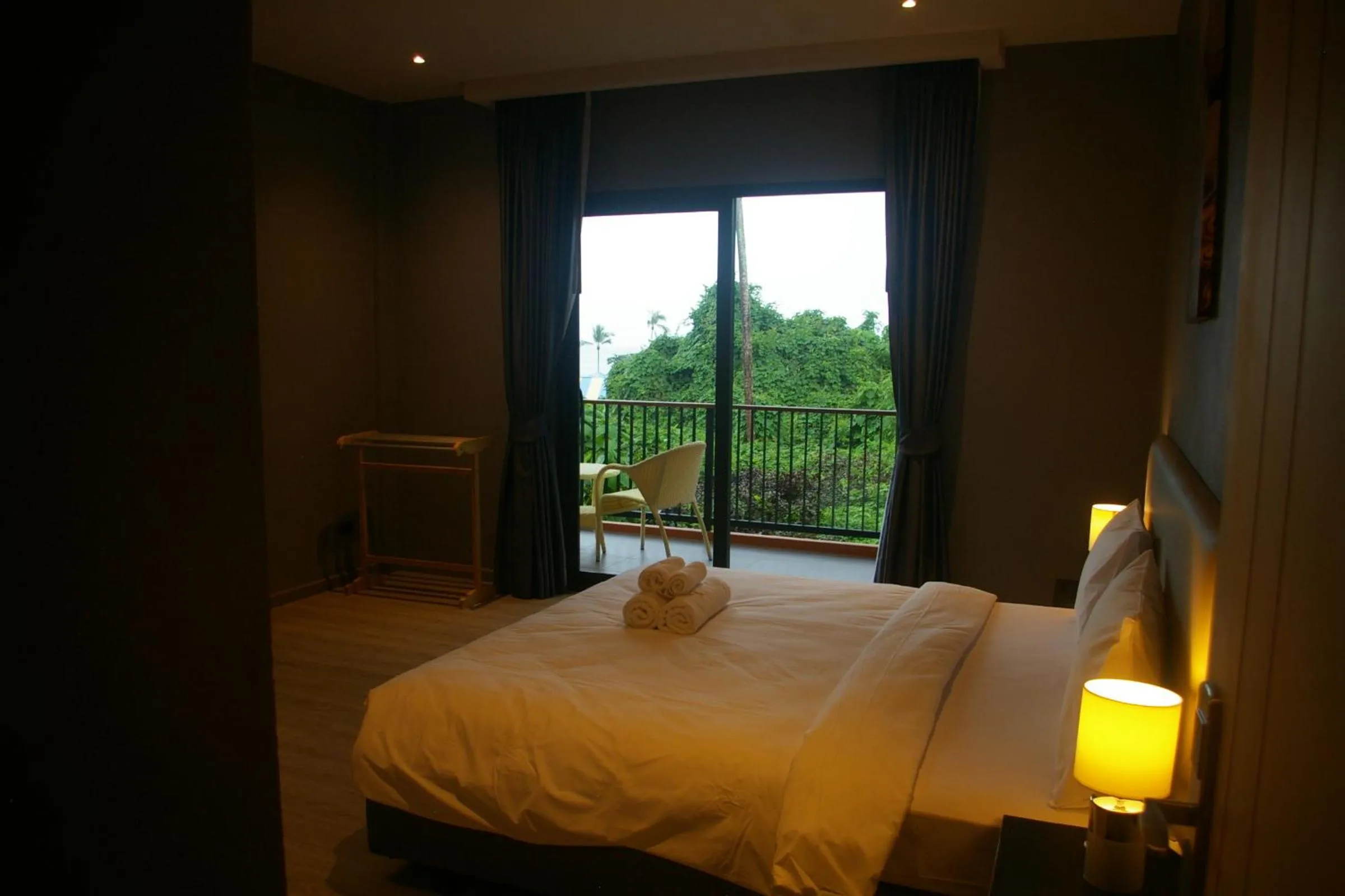 Balcony/Terrace, Bed in Aonang Inn