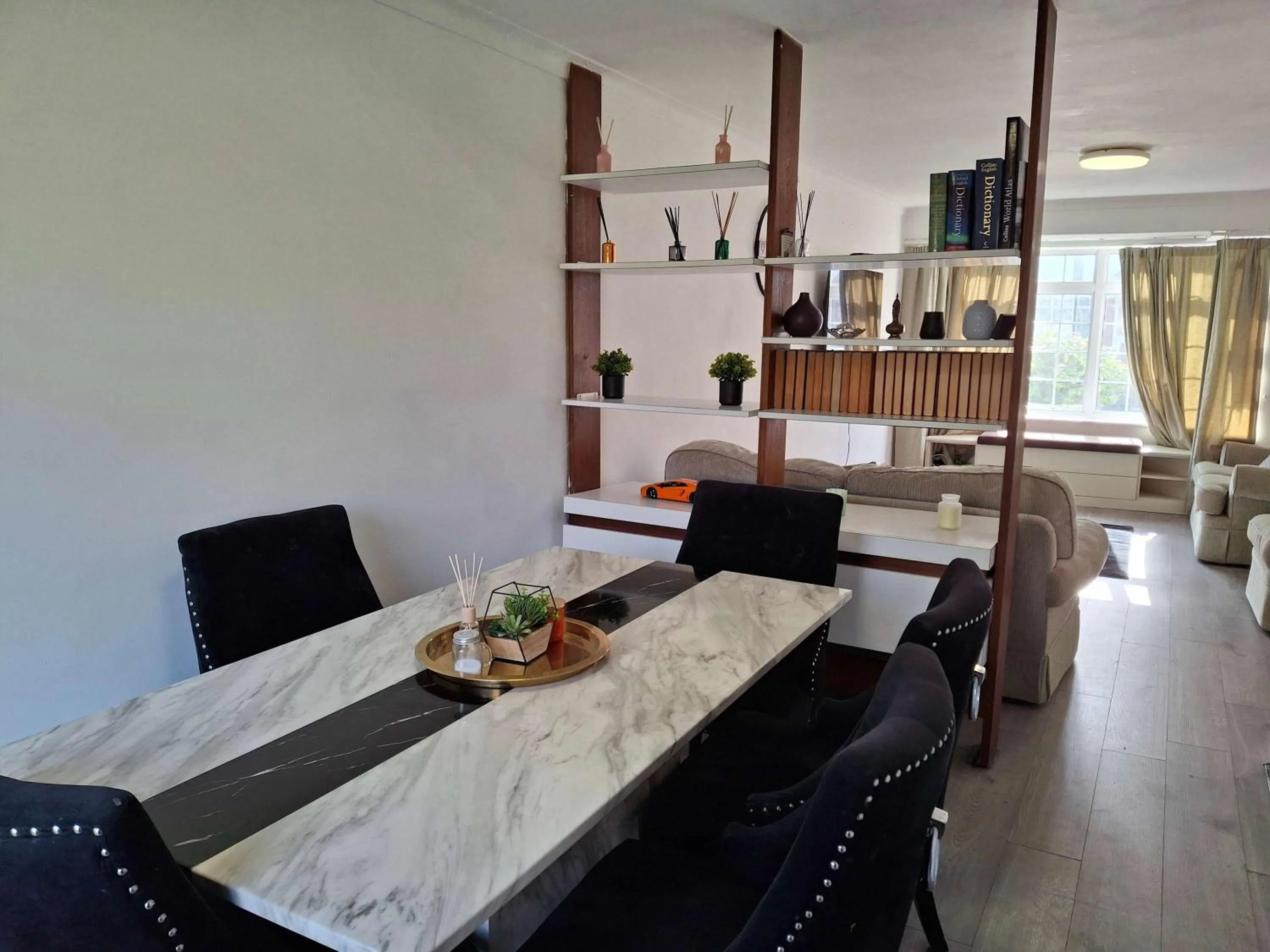 Nicely decorated 3 bedroom house near Heathrow, London