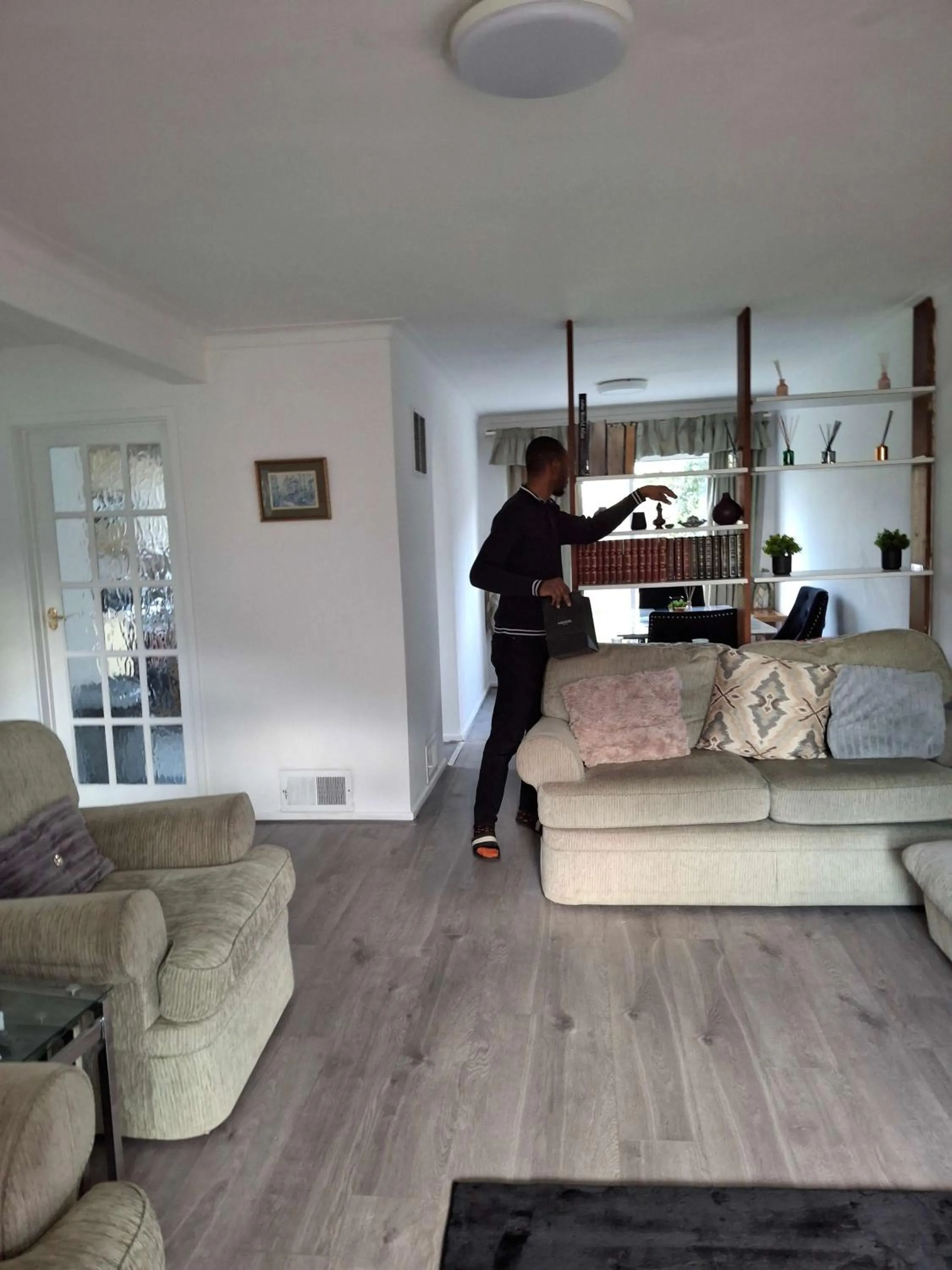 Nicely decorated 3 bedroom house near Heathrow, London