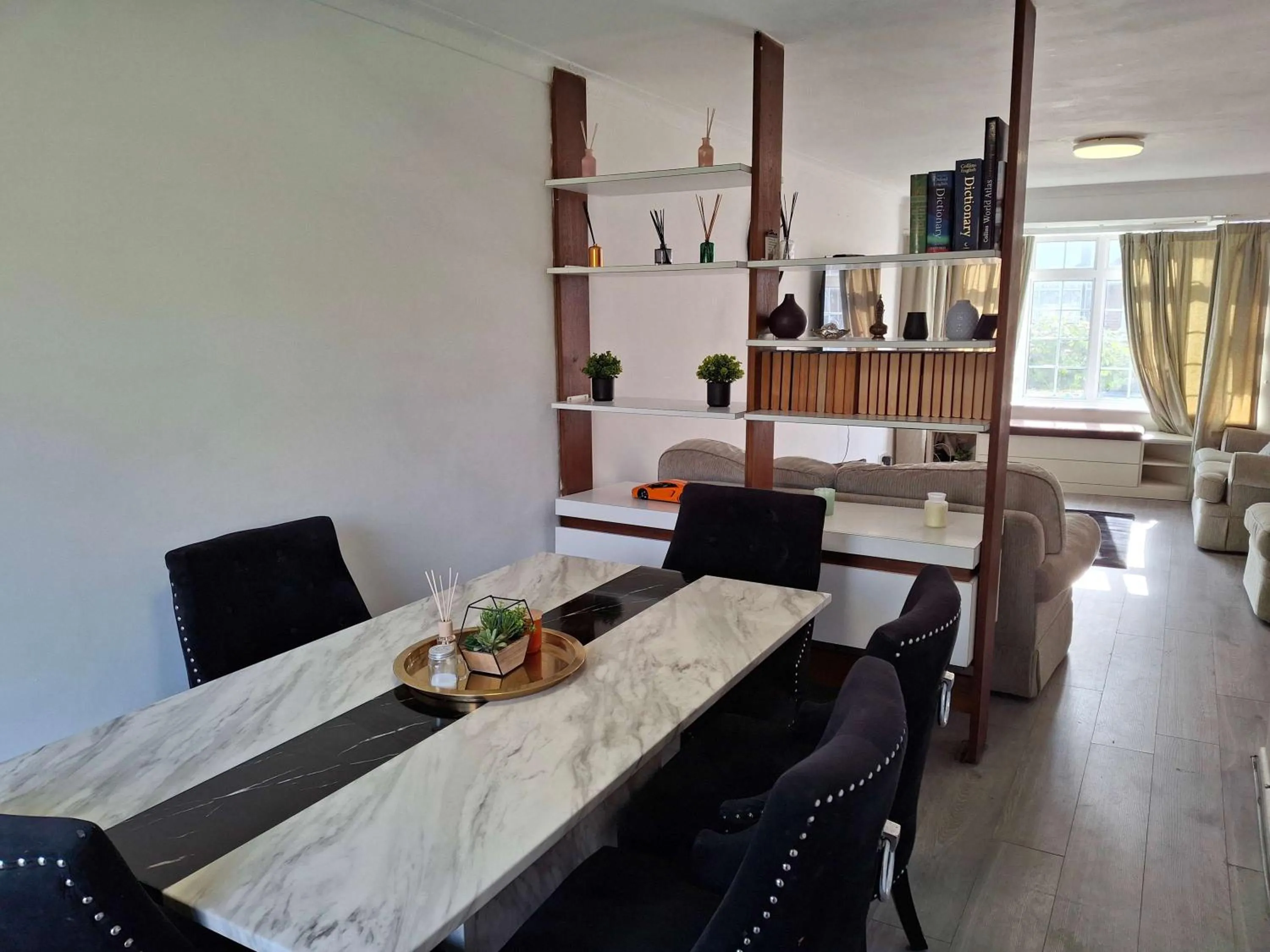 Nicely decorated 3 bedroom house near Heathrow, London