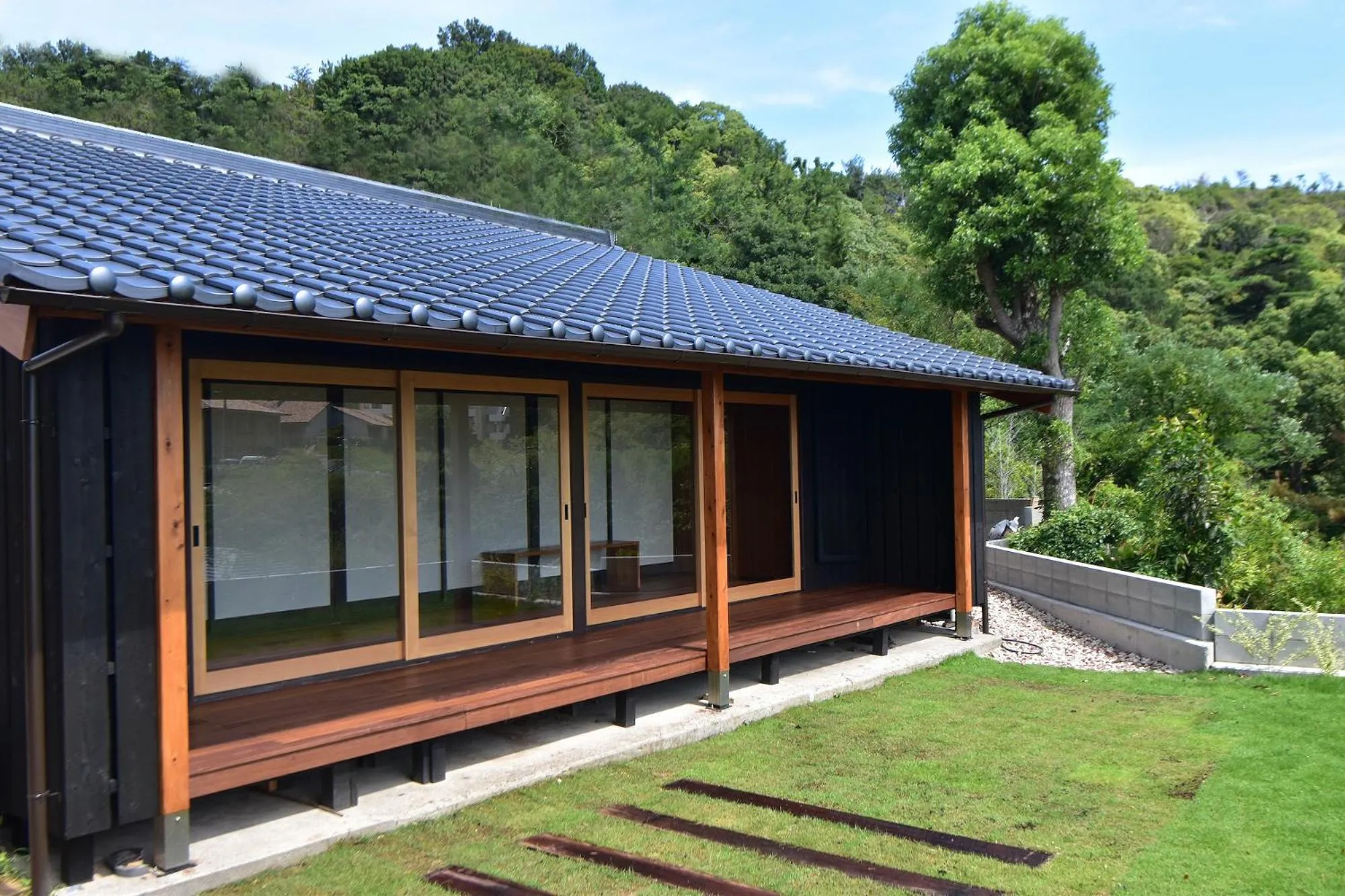 Property building in MY LODGE Naoshima