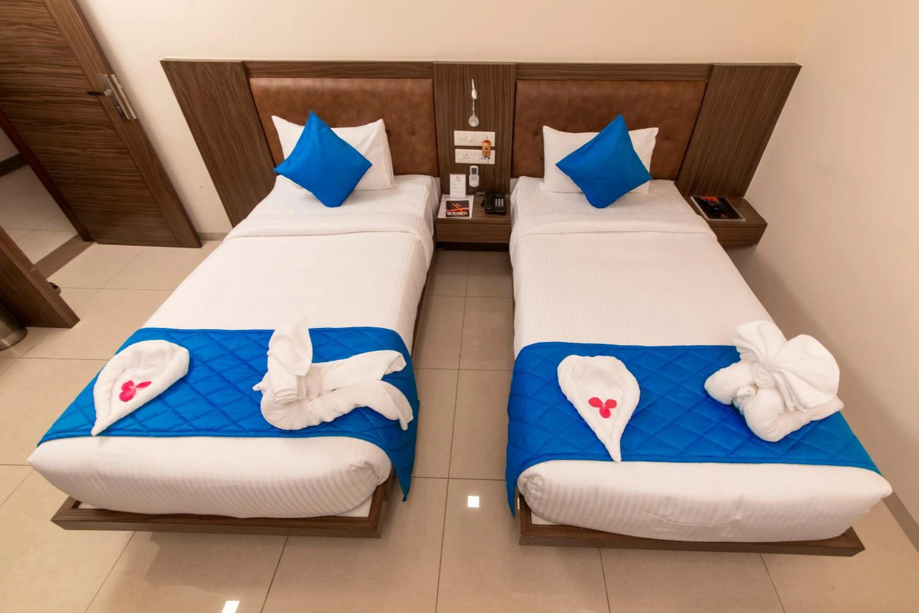 Bedroom, Bed in Aloka Stay Inn