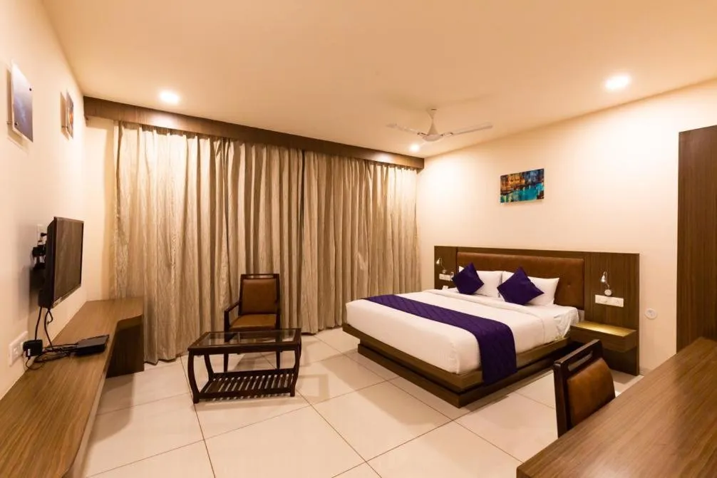 Photo of the whole room, Bed in Aloka Stay Inn