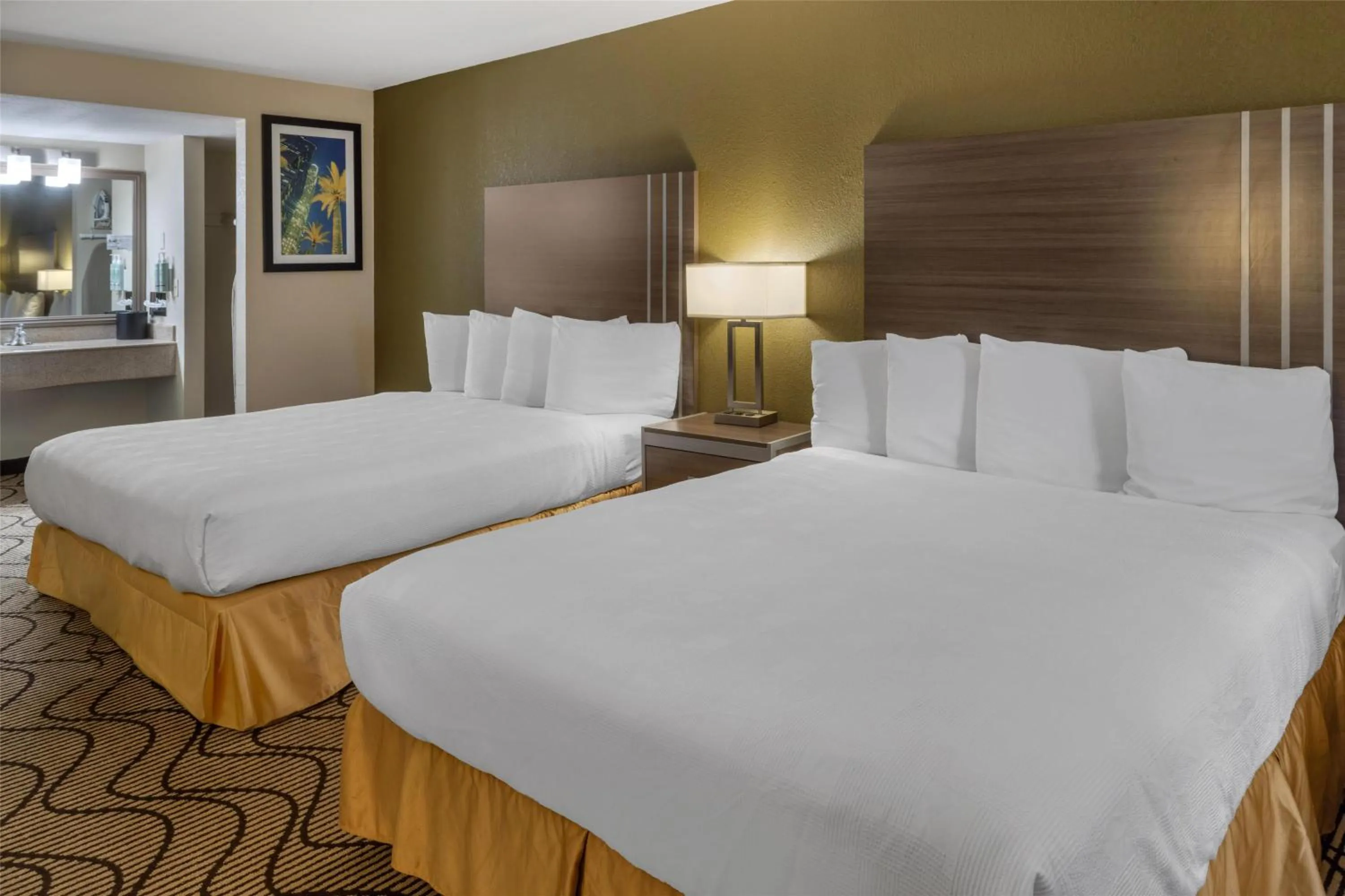 Bedroom, Bed in Best Western Heritage Inn