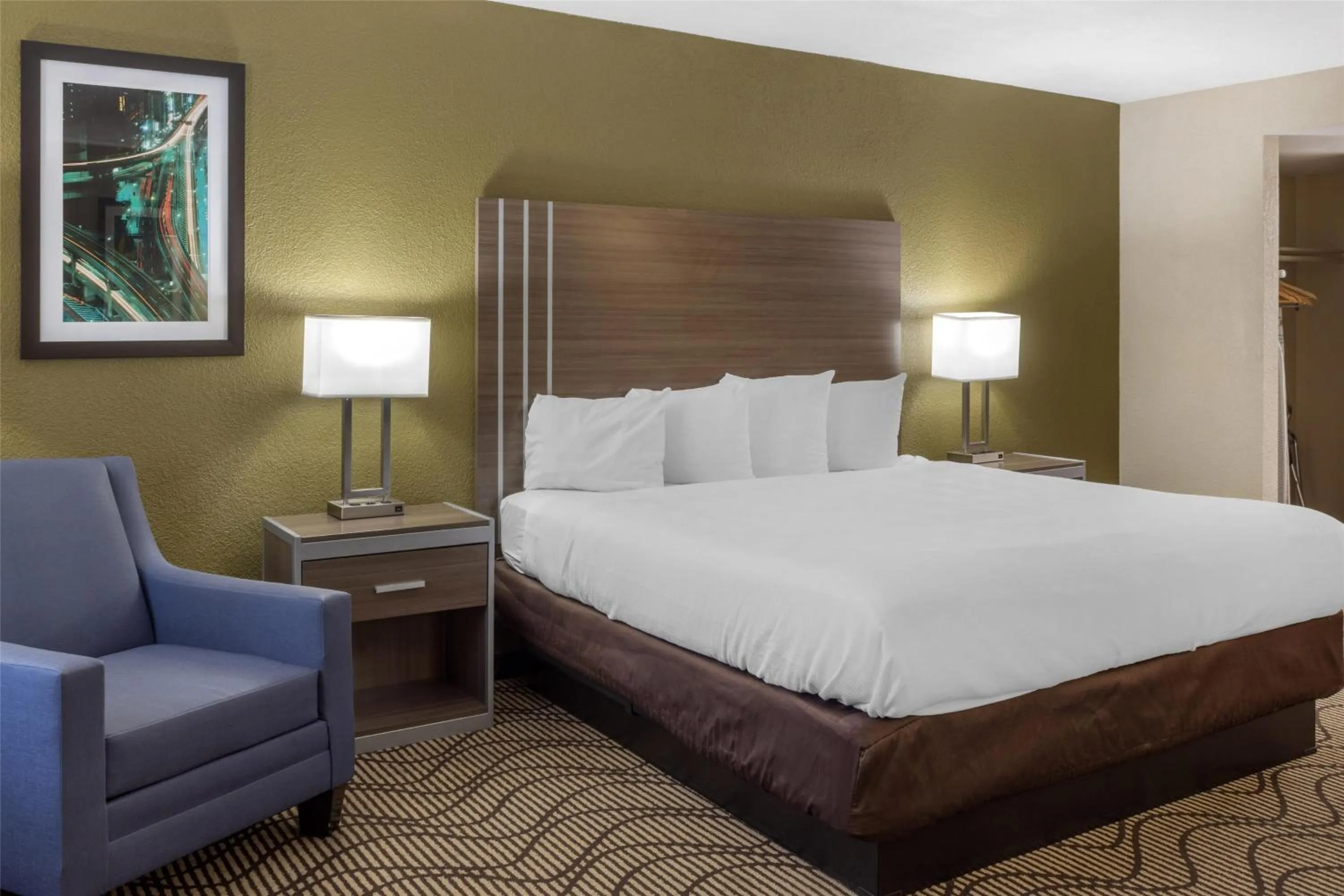 Bedroom, Bed in Best Western Heritage Inn