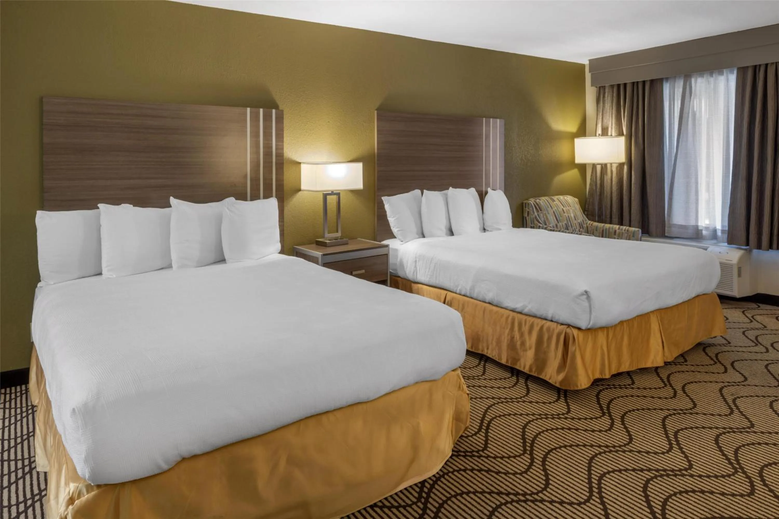 Bedroom, Bed in Best Western Heritage Inn