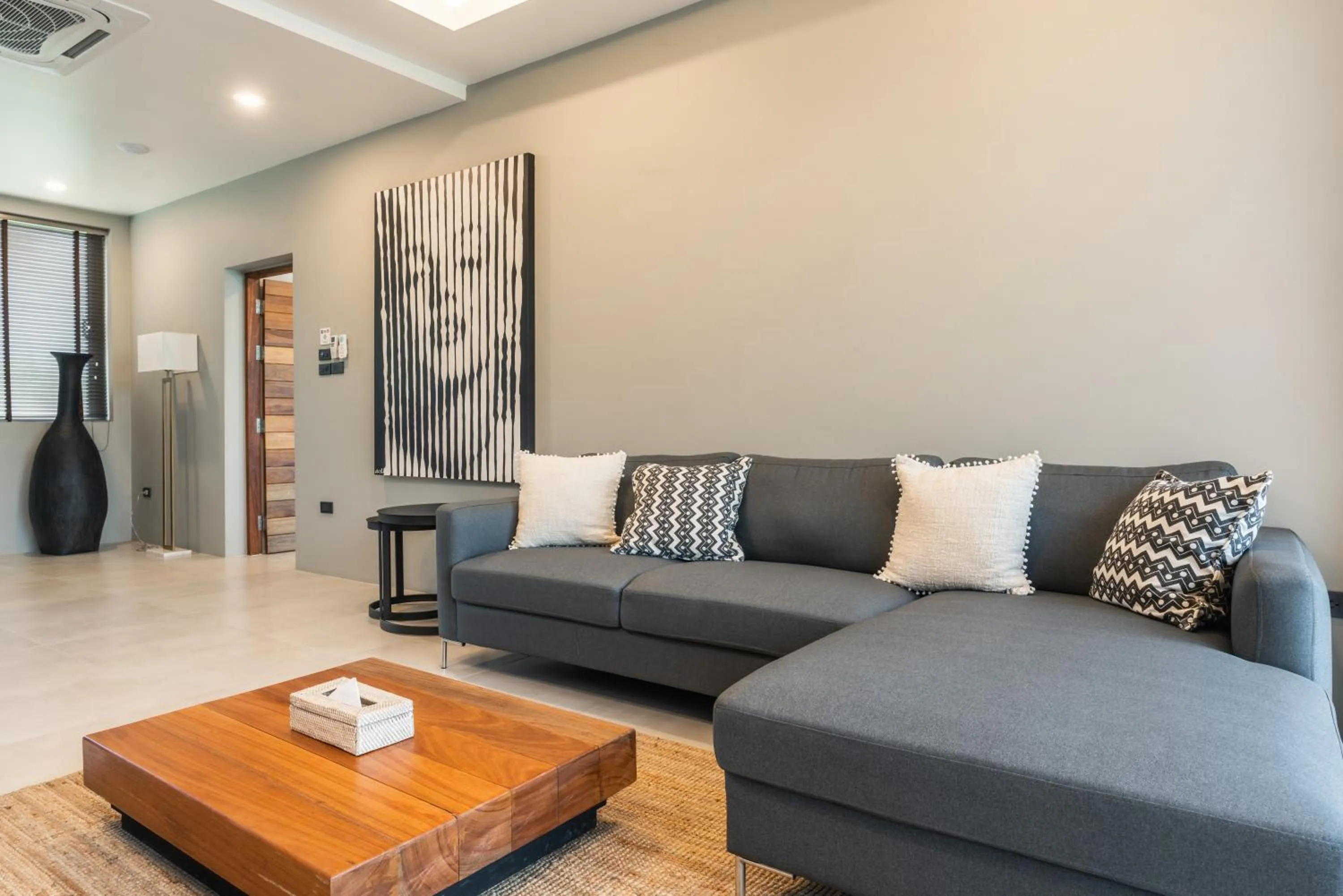 Communal lounge/ TV room in Zee Luxury Boutique Hotel