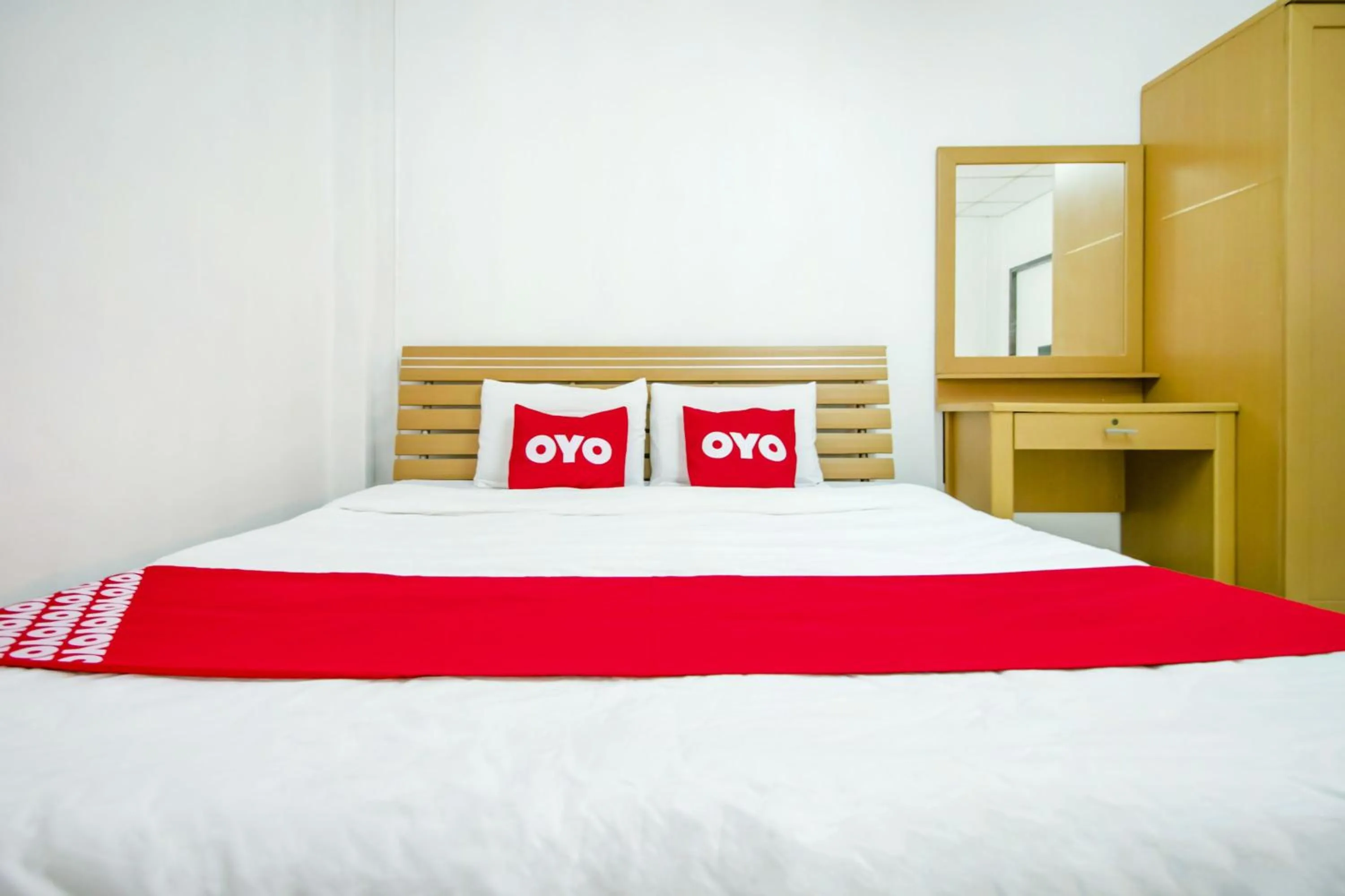 Photo of the whole room, Bed in OYO 525 MRT Phetkasem 48-1 Place