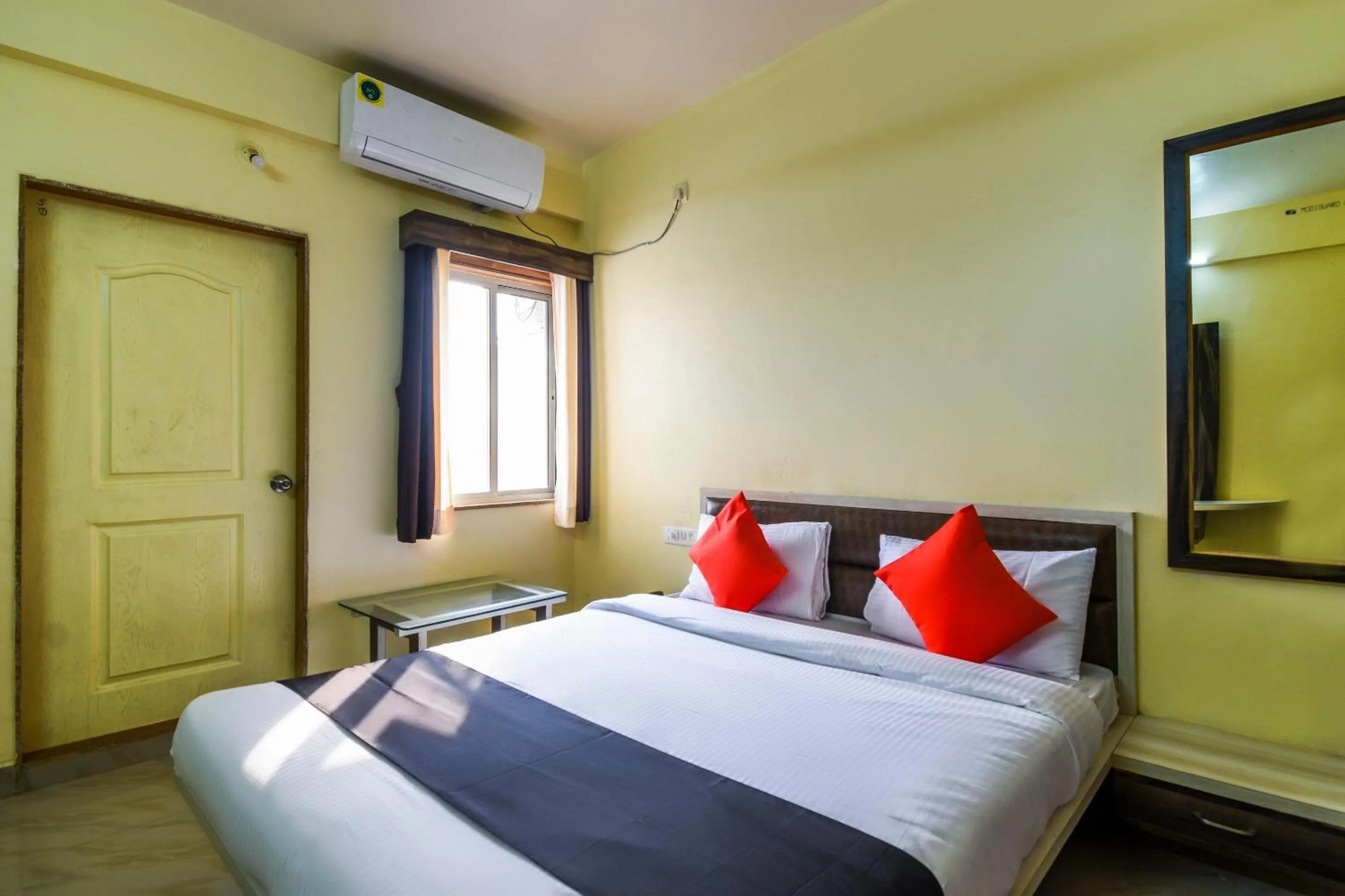 Bedroom, Bed in Hotel O by OYO Dwarka Lodge