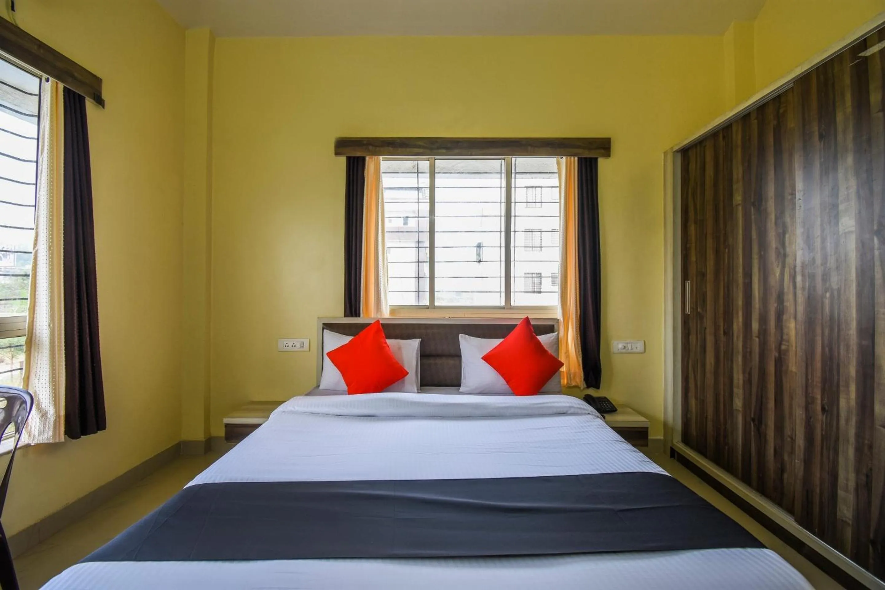 Bedroom, Bed in Hotel O by OYO Dwarka Lodge