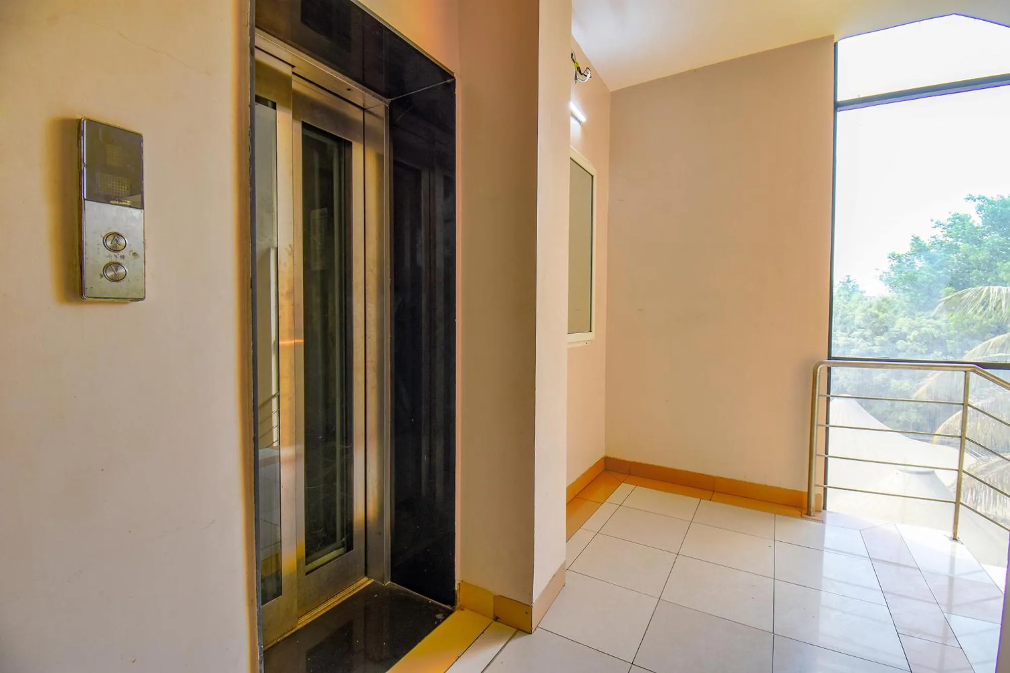 elevator in FabExpress Glory - Nr SkyWalk Bridge