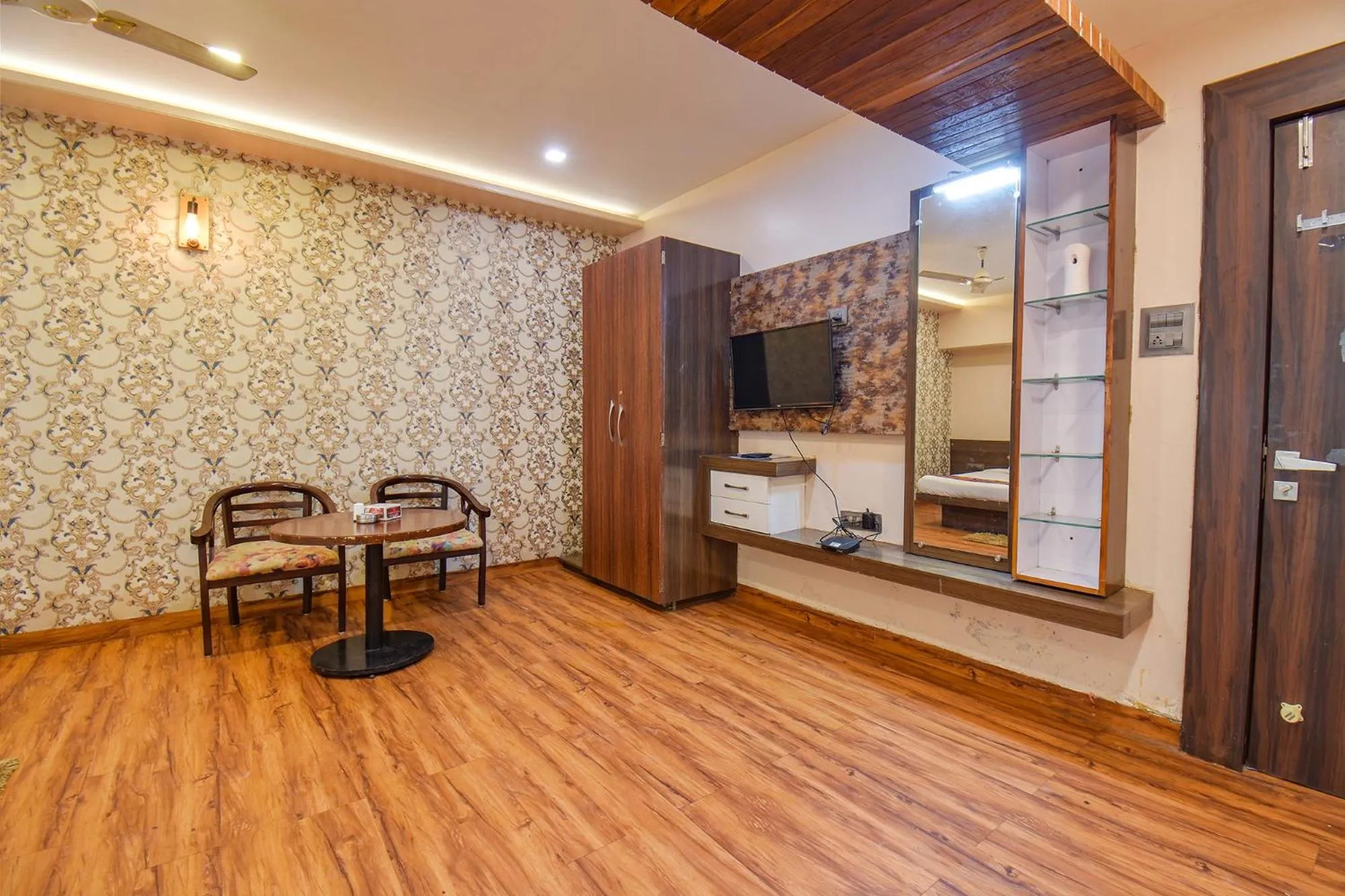 Living room in FabExpress Glory - Nr SkyWalk Bridge