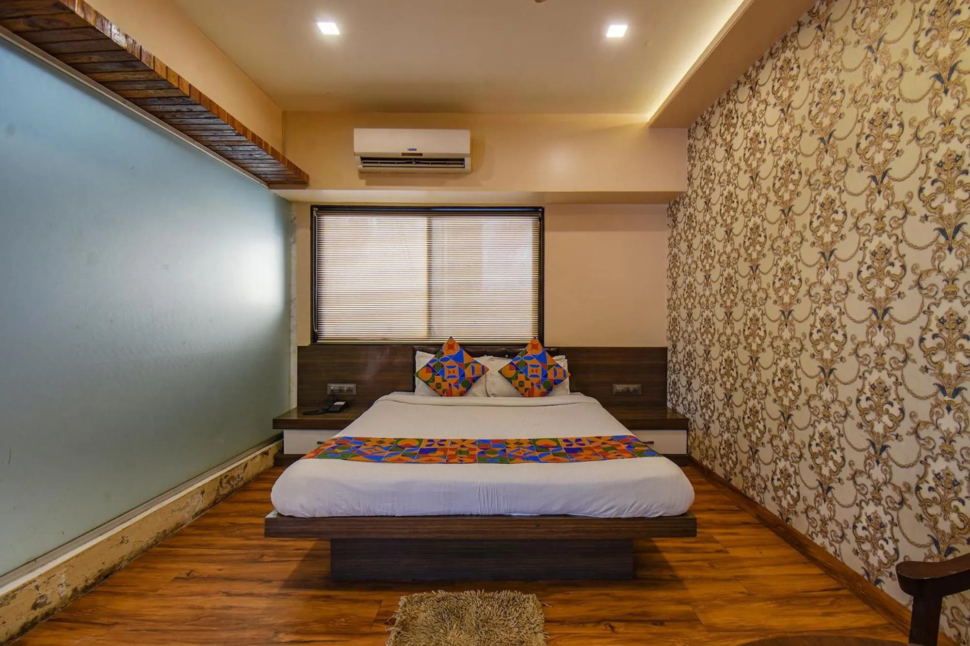 Bed in FabExpress Glory - Nr SkyWalk Bridge