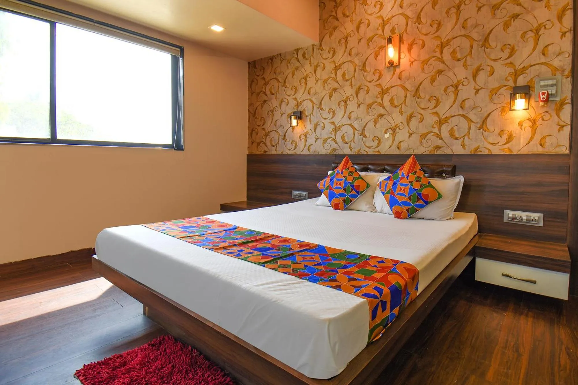 Bed in FabExpress Glory - Nr SkyWalk Bridge