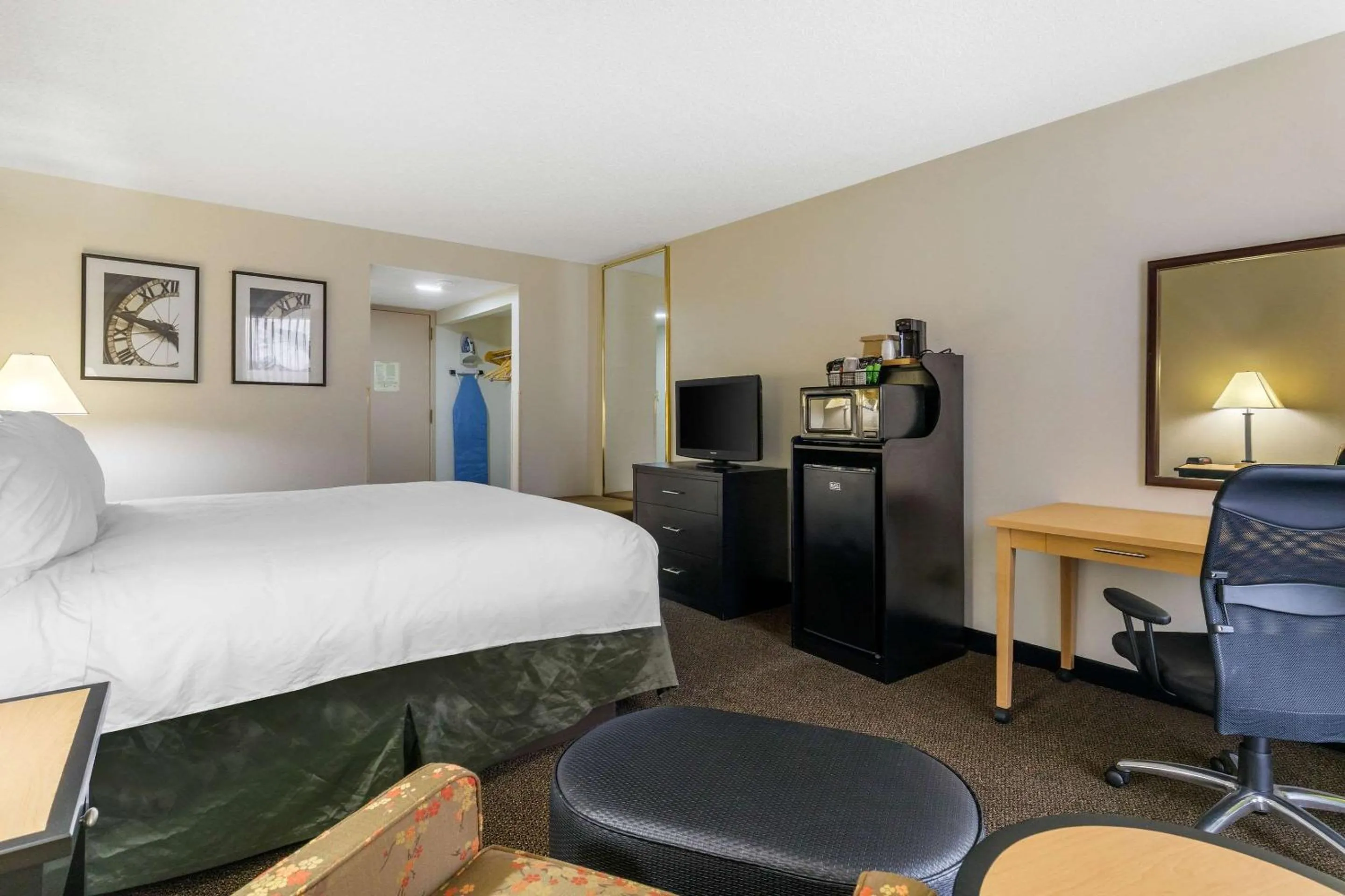 Photo of the whole room in Quality Inn Tyler - Lindale