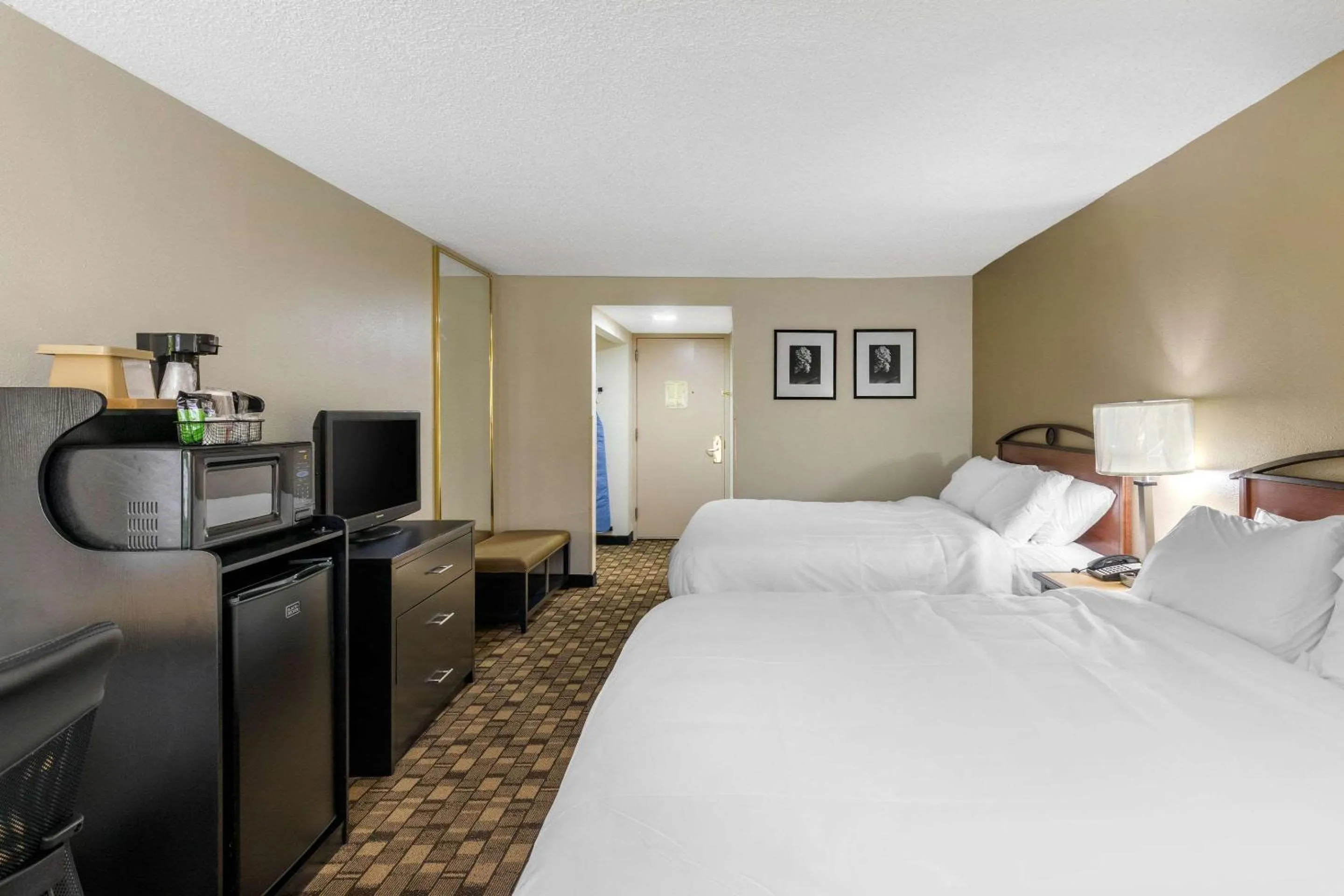 Photo of the whole room in Quality Inn Tyler - Lindale