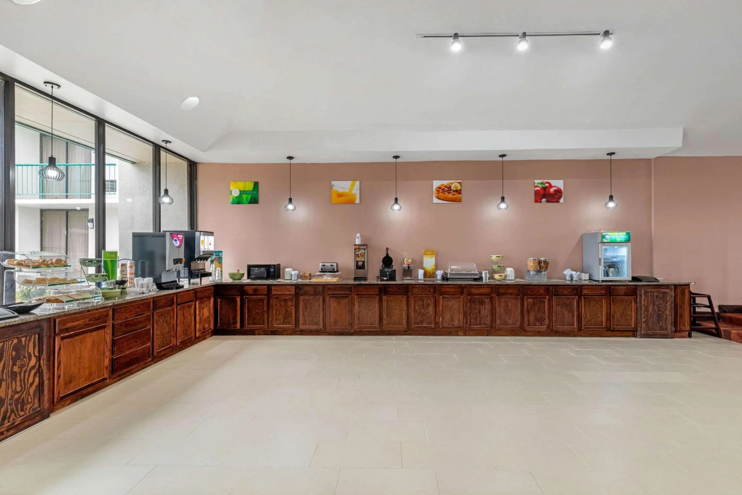 Restaurant/places to eat in Quality Inn Tyler - Lindale