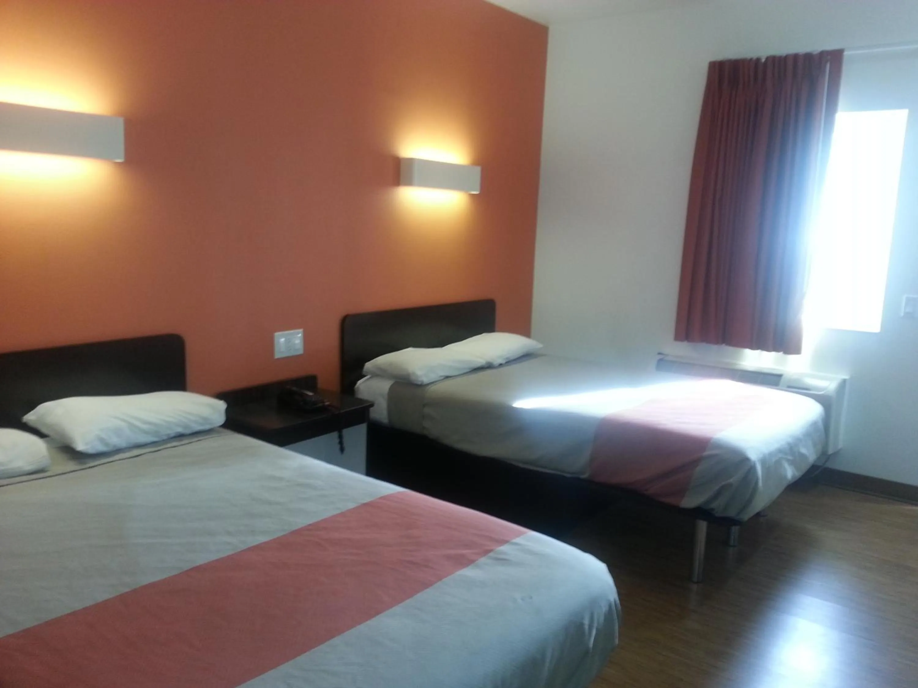 Bed in Motel 6 Bell Gardens, CA - Los Angeles