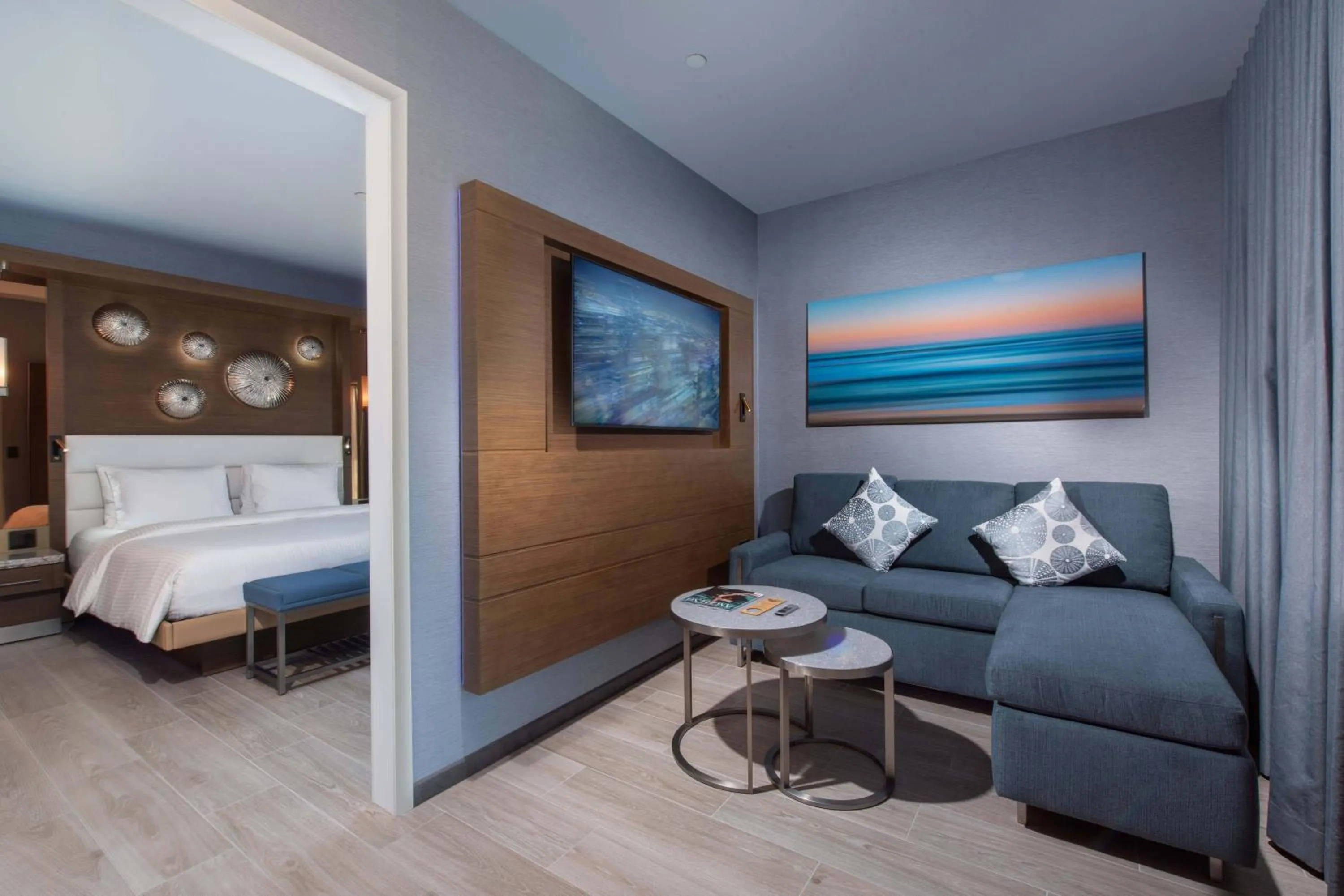 Seating area, Bed in Shade Hotel Manhattan Beach