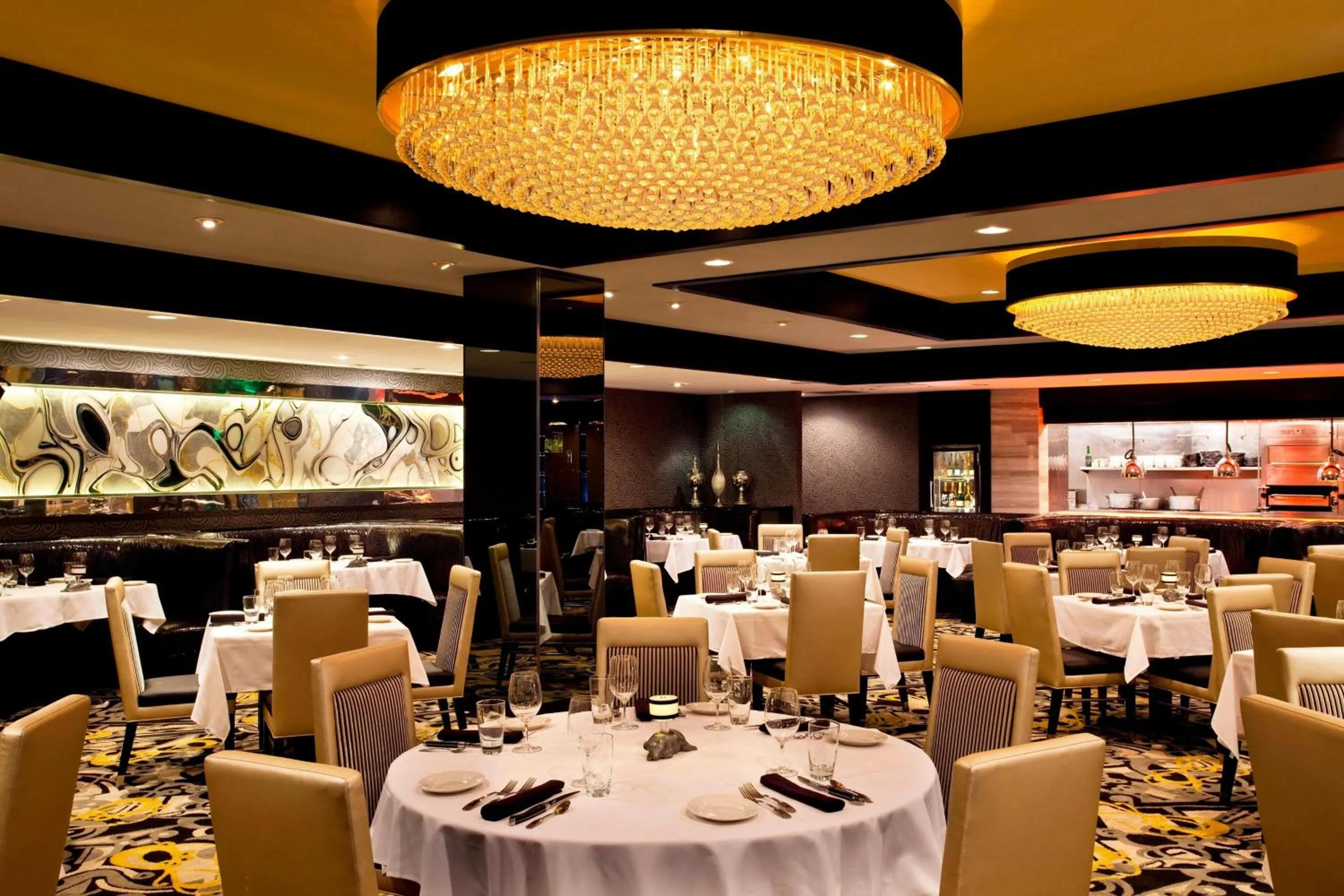 Restaurant/places to eat in Sheraton Inner Harbor Hotel