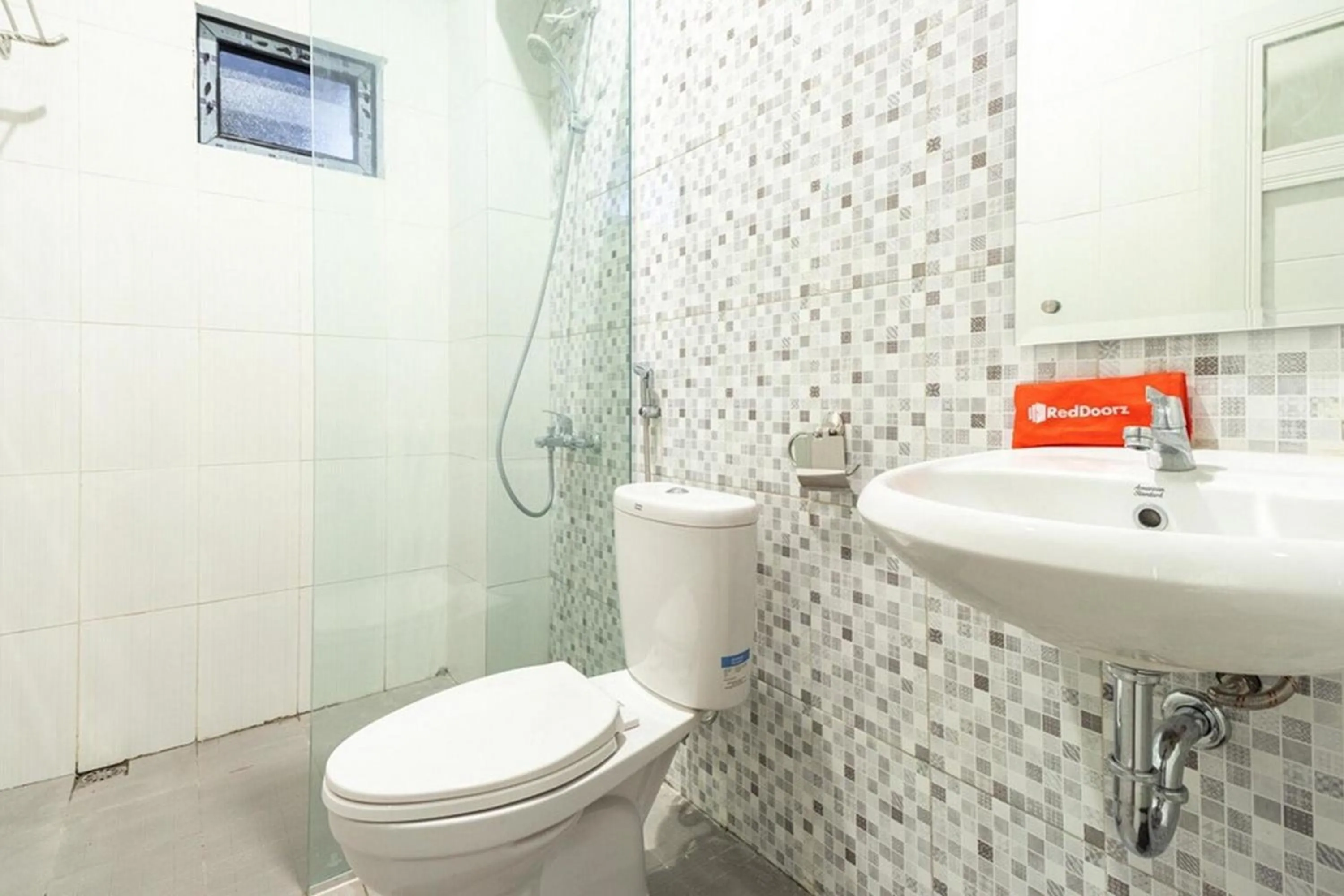 Bathroom in RedDoorz at Binjai Deli Serdang