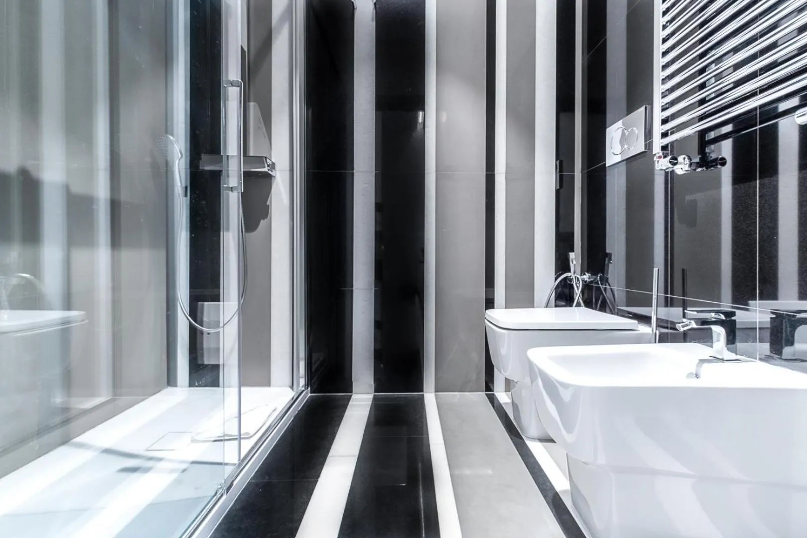 Shower in V-Accommodation IV Fontane