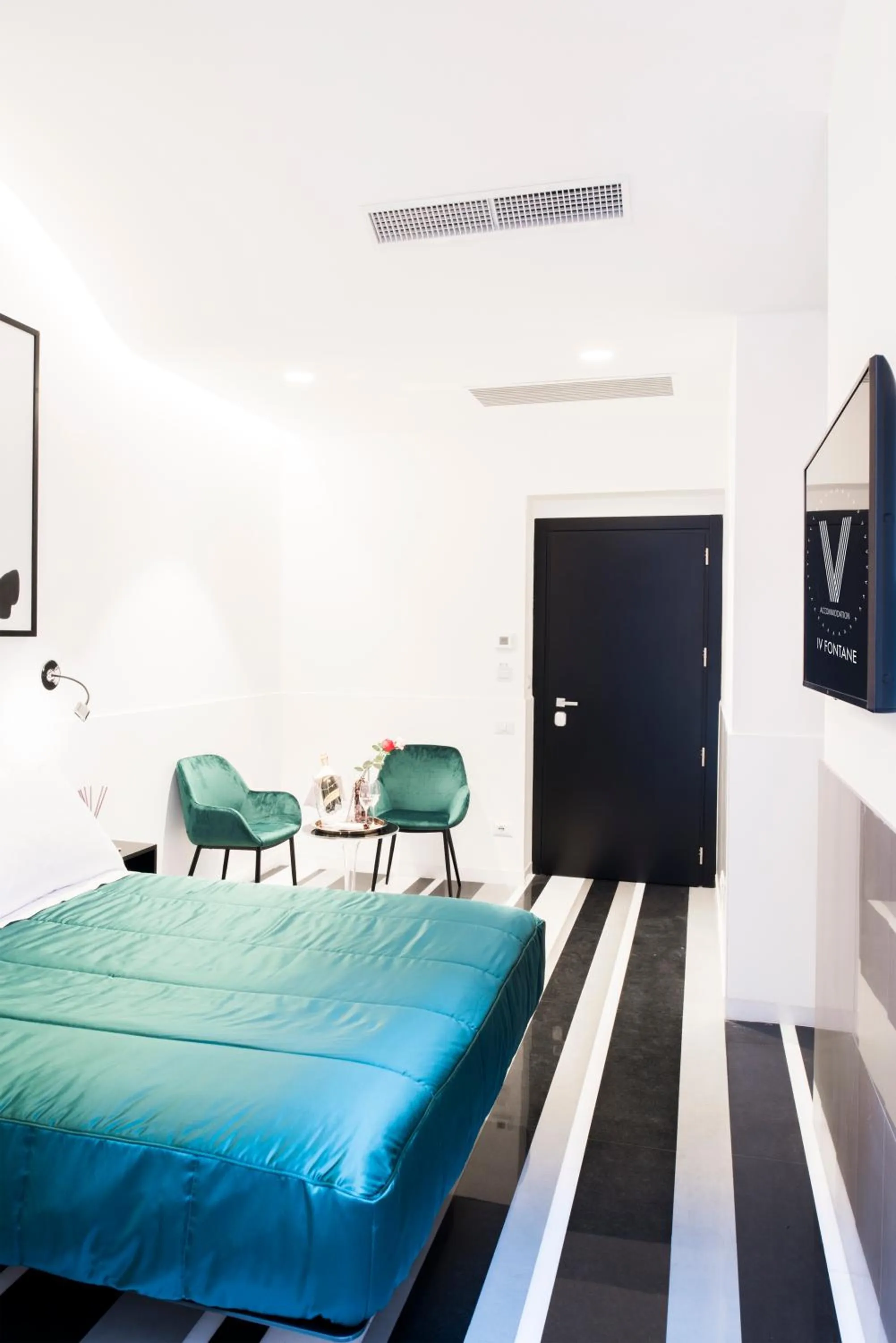 Photo of the whole room, Bed in V-Accommodation IV Fontane