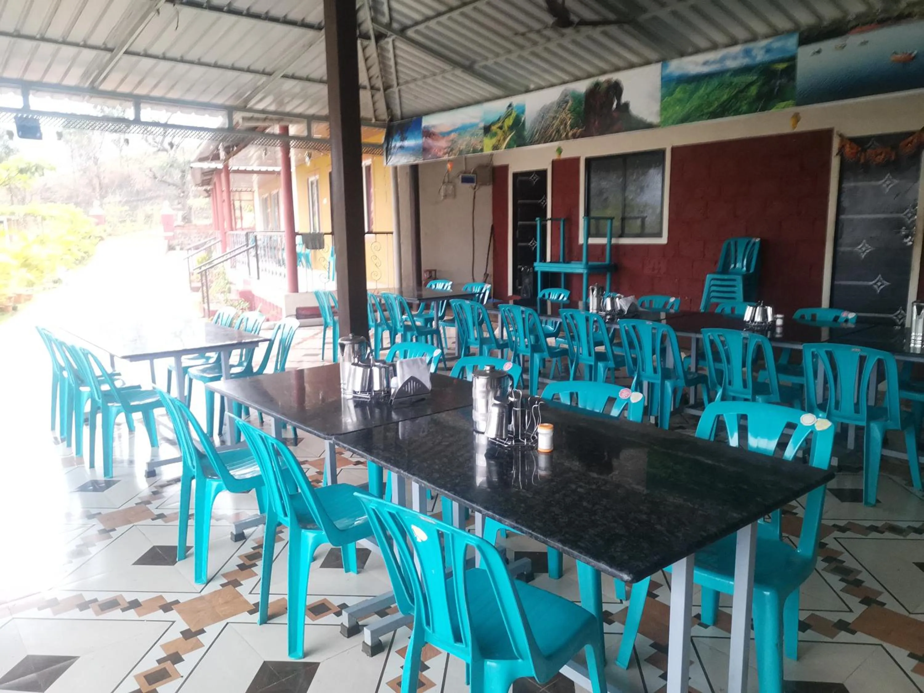 Restaurant/places to eat in Shivshrushti Agro Tourism & River Camp Tapola