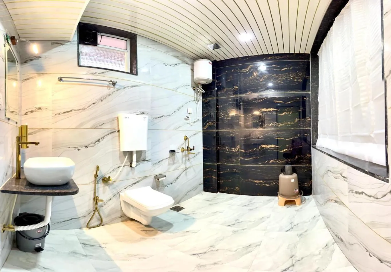 Shower in Shivshrushti Agro Tourism & River Camp Tapola