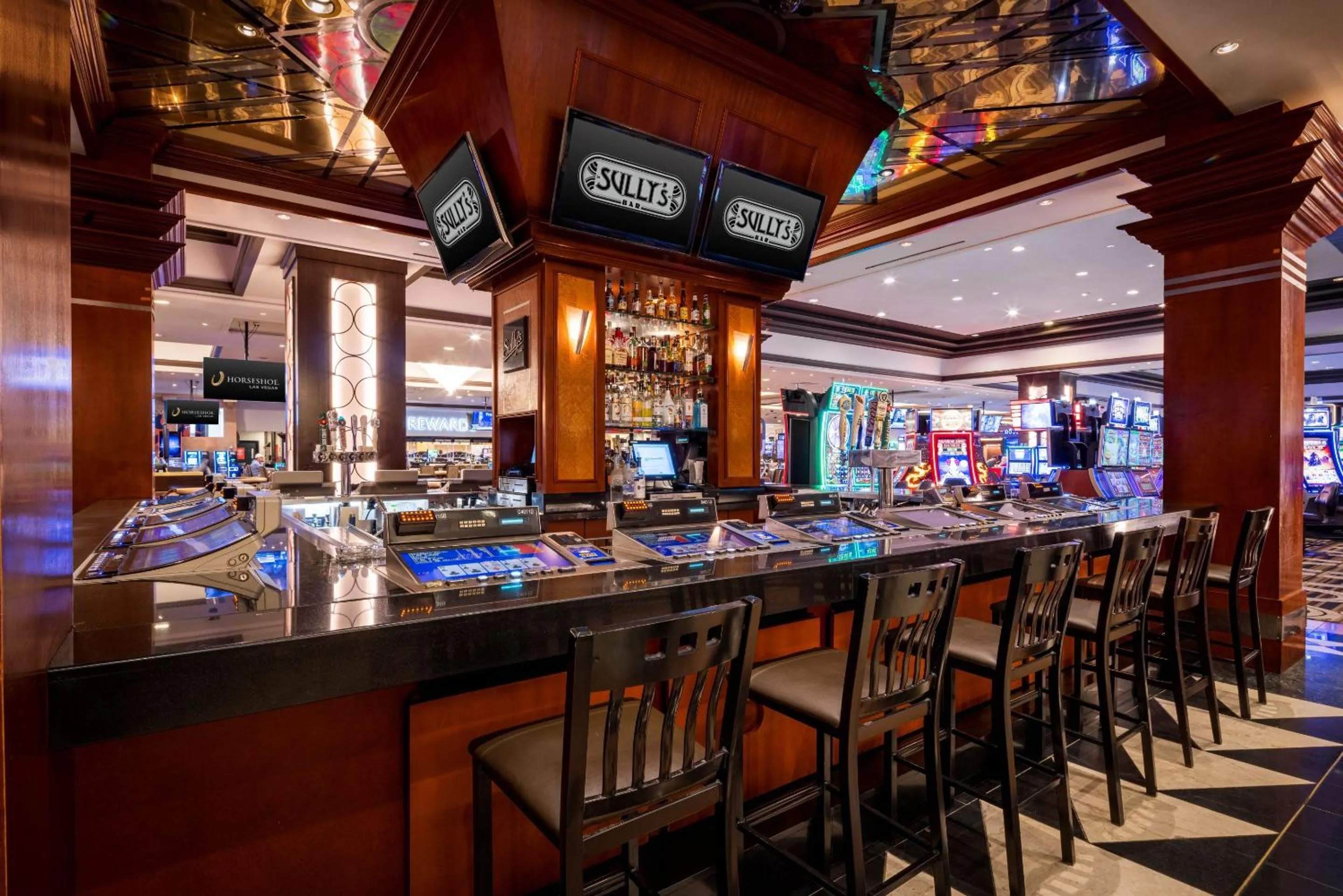 Lounge or bar in Horseshoe Las Vegas