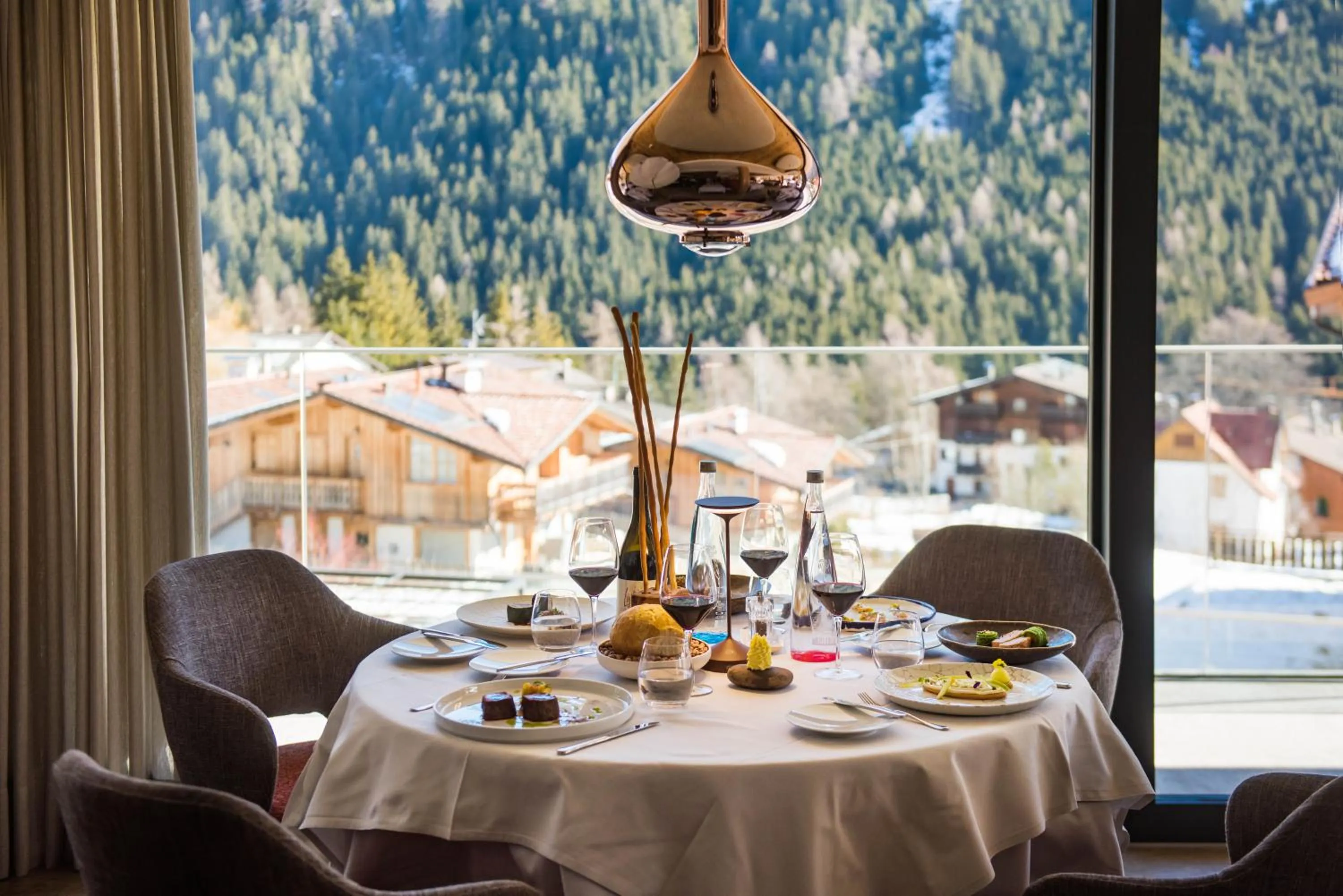 Restaurant/places to eat in Ciampedie Luxury Alpine Spa Hotel