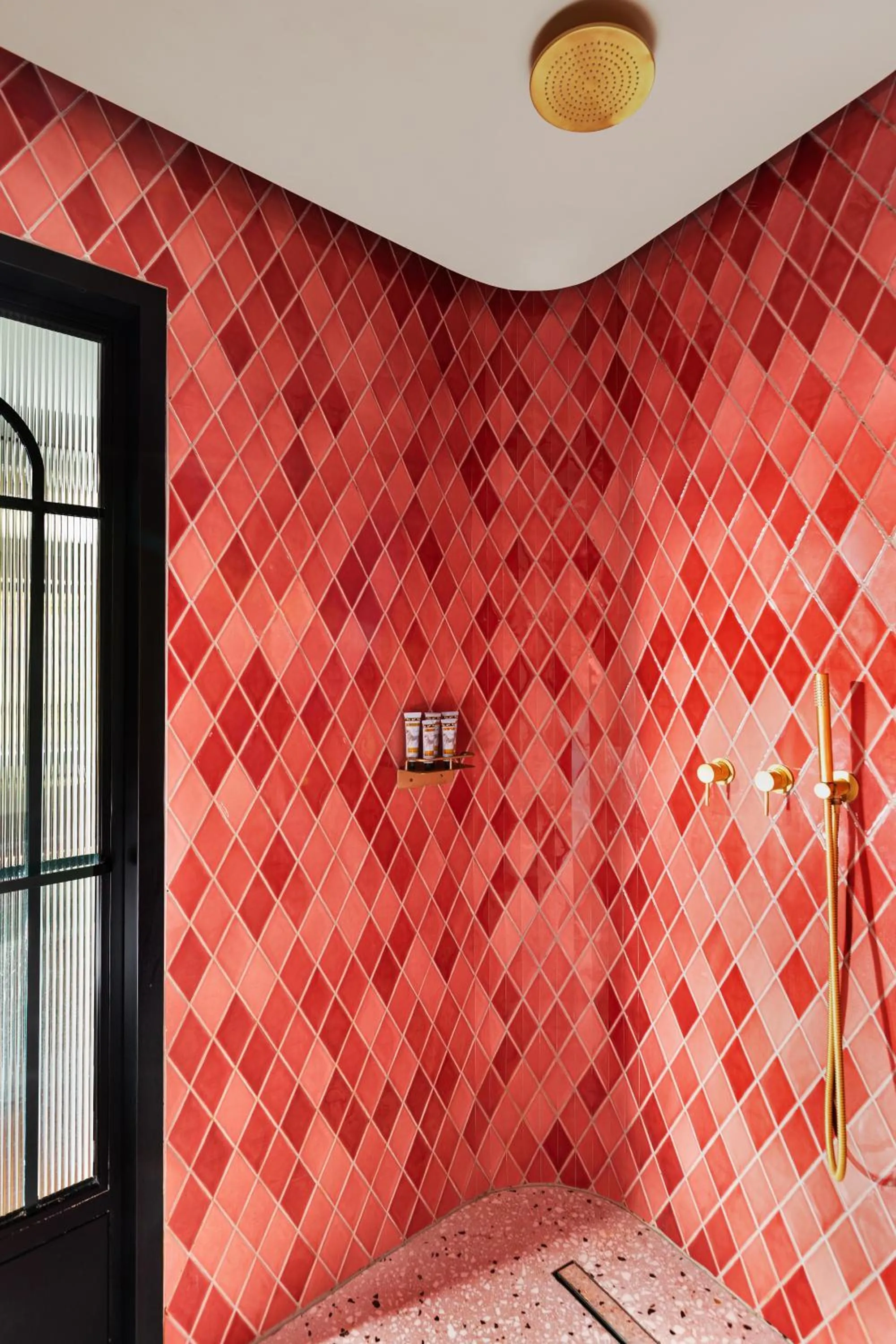 Shower in Gatsby Athens