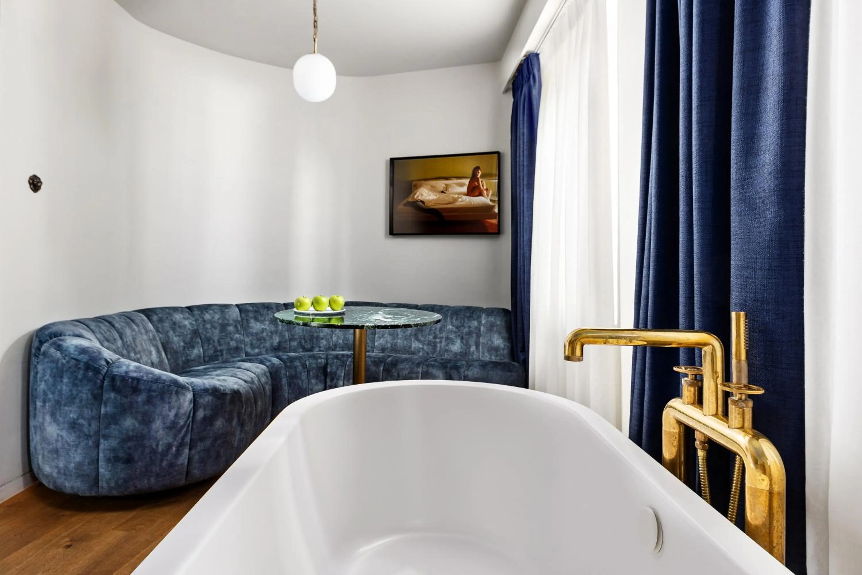 Seating area, Bed in Gatsby Athens