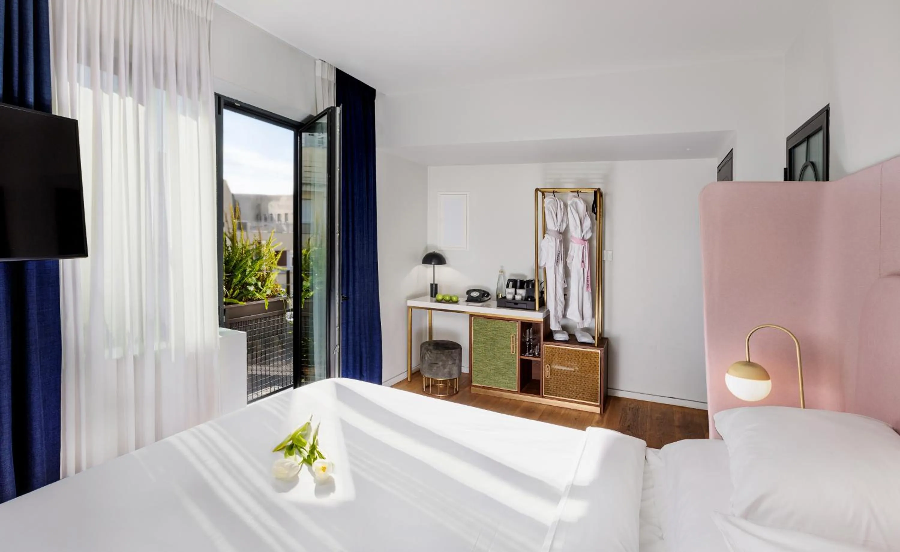 Bedroom, Bed in Gatsby Athens