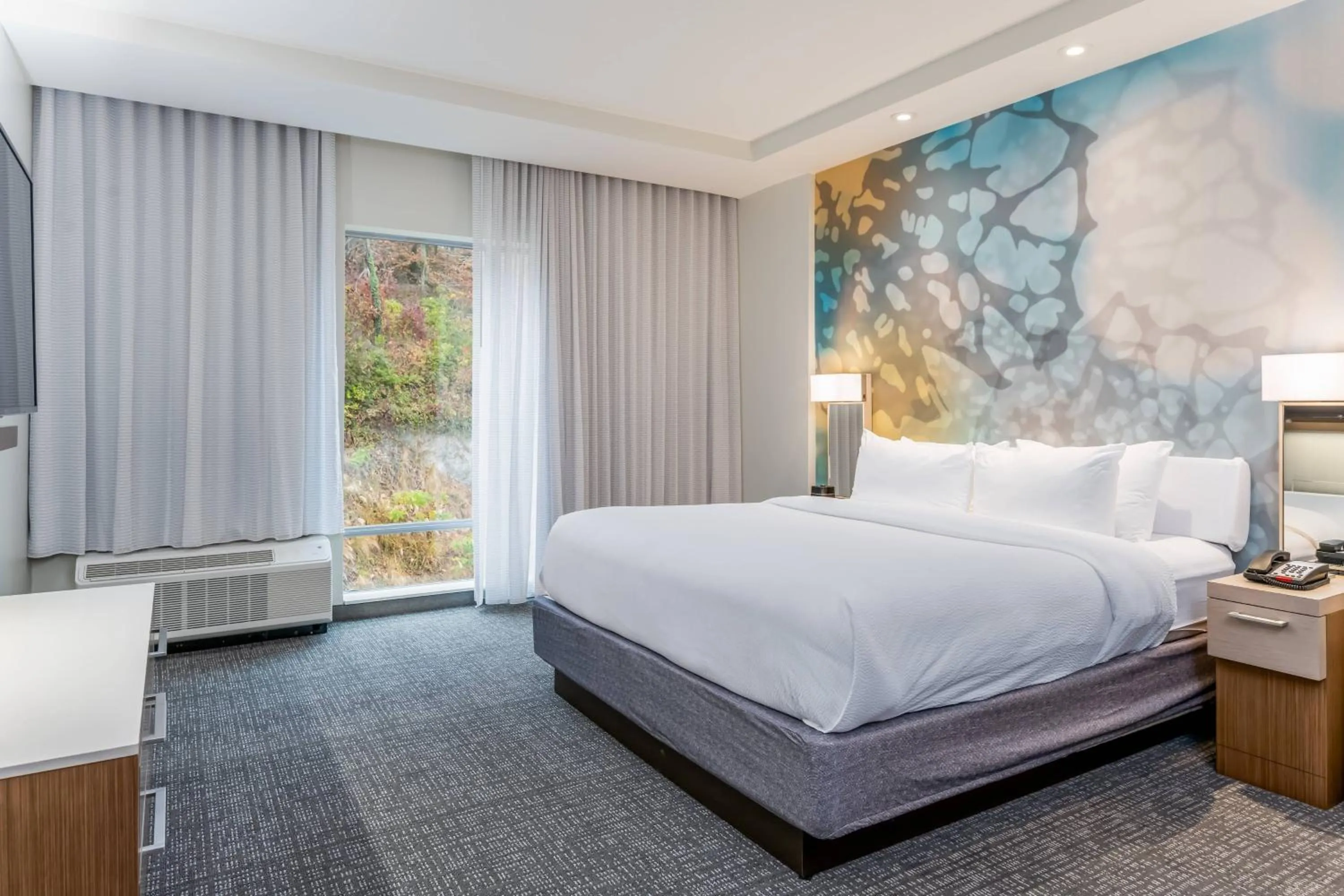 Bedroom, Bed in Courtyard Asheville Biltmore Village