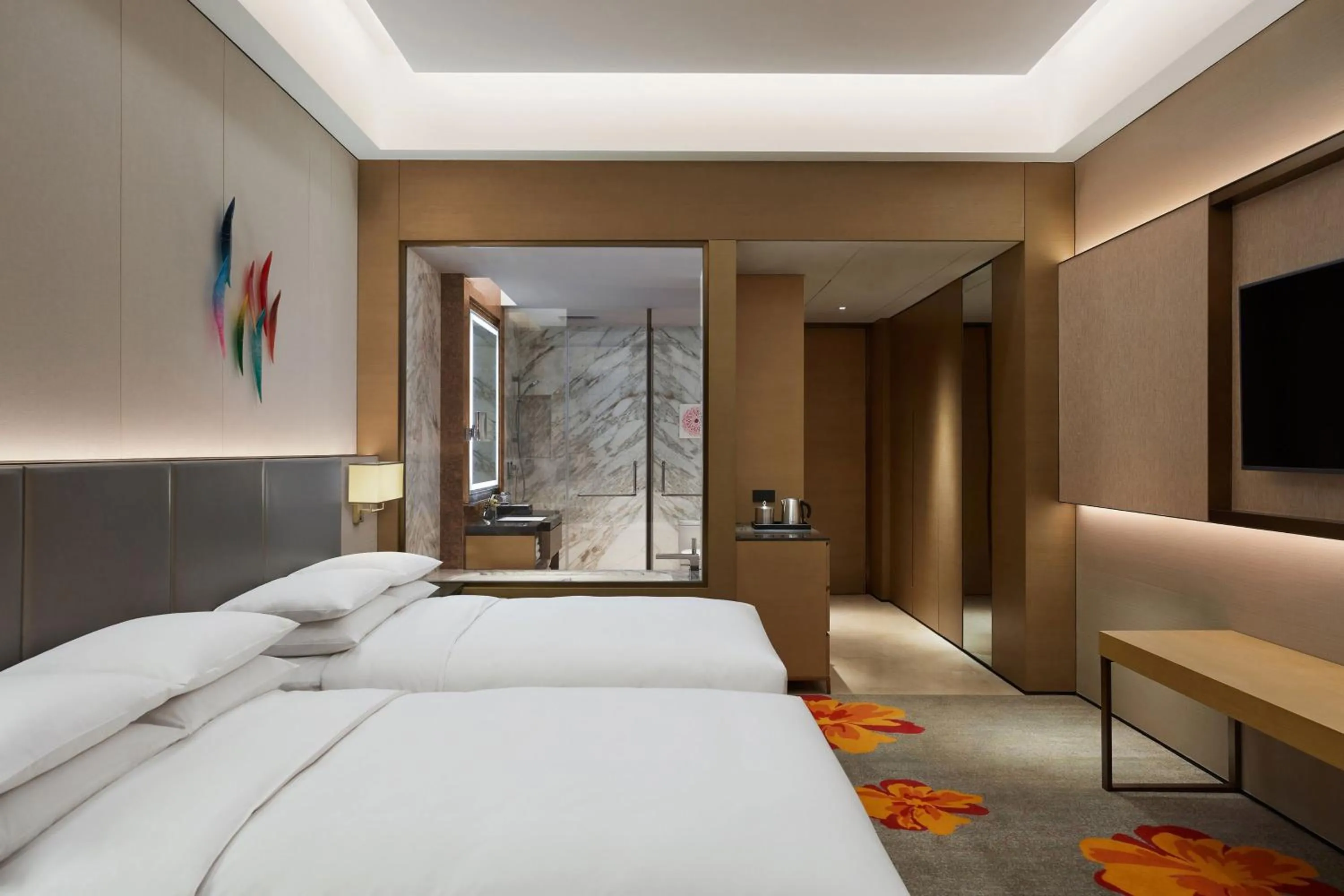 Photo of the whole room, Bed in Sheraton Beijing Lize Hotel