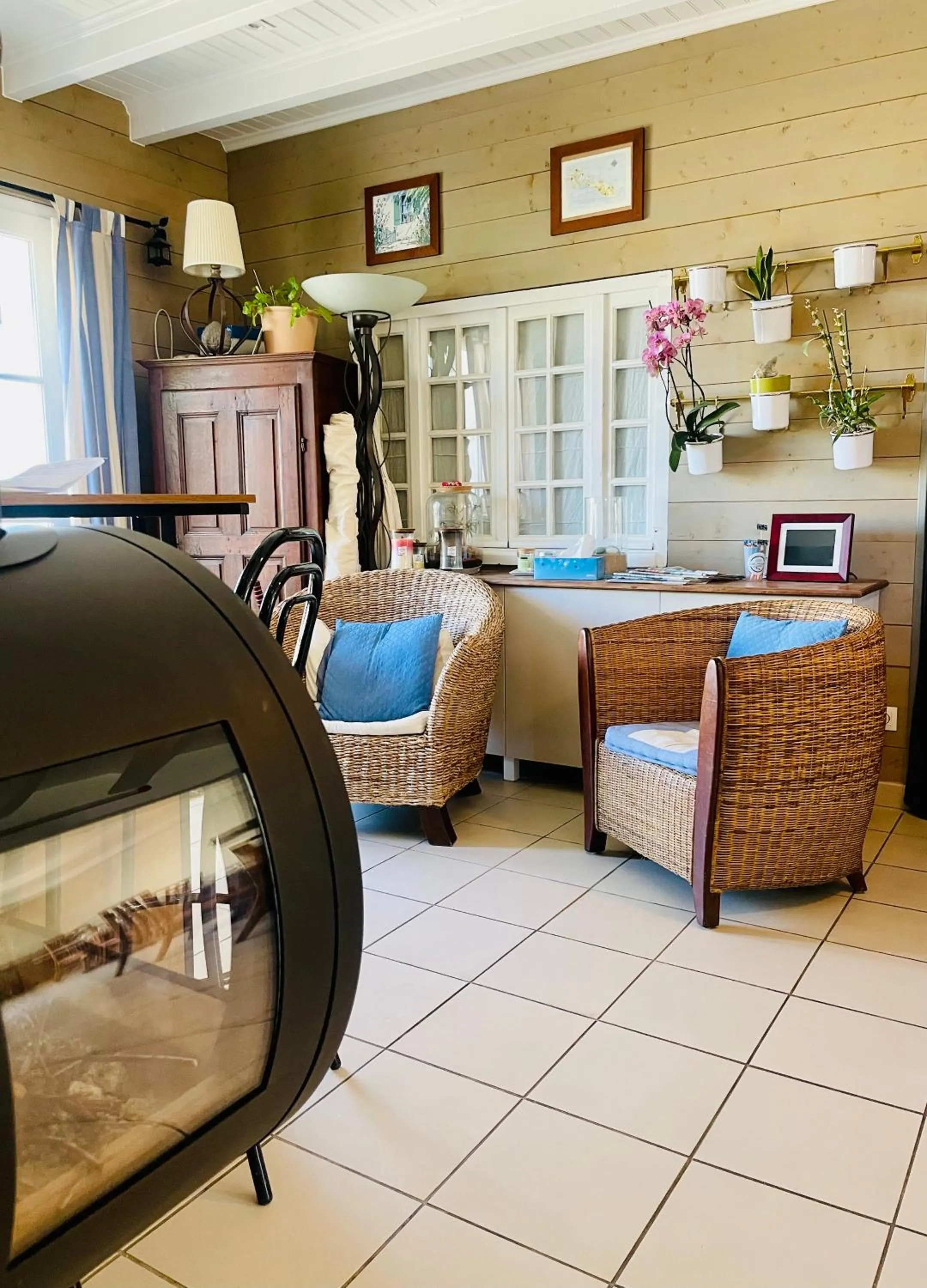 Lobby or reception in La Villa - Hôtel Bien Être