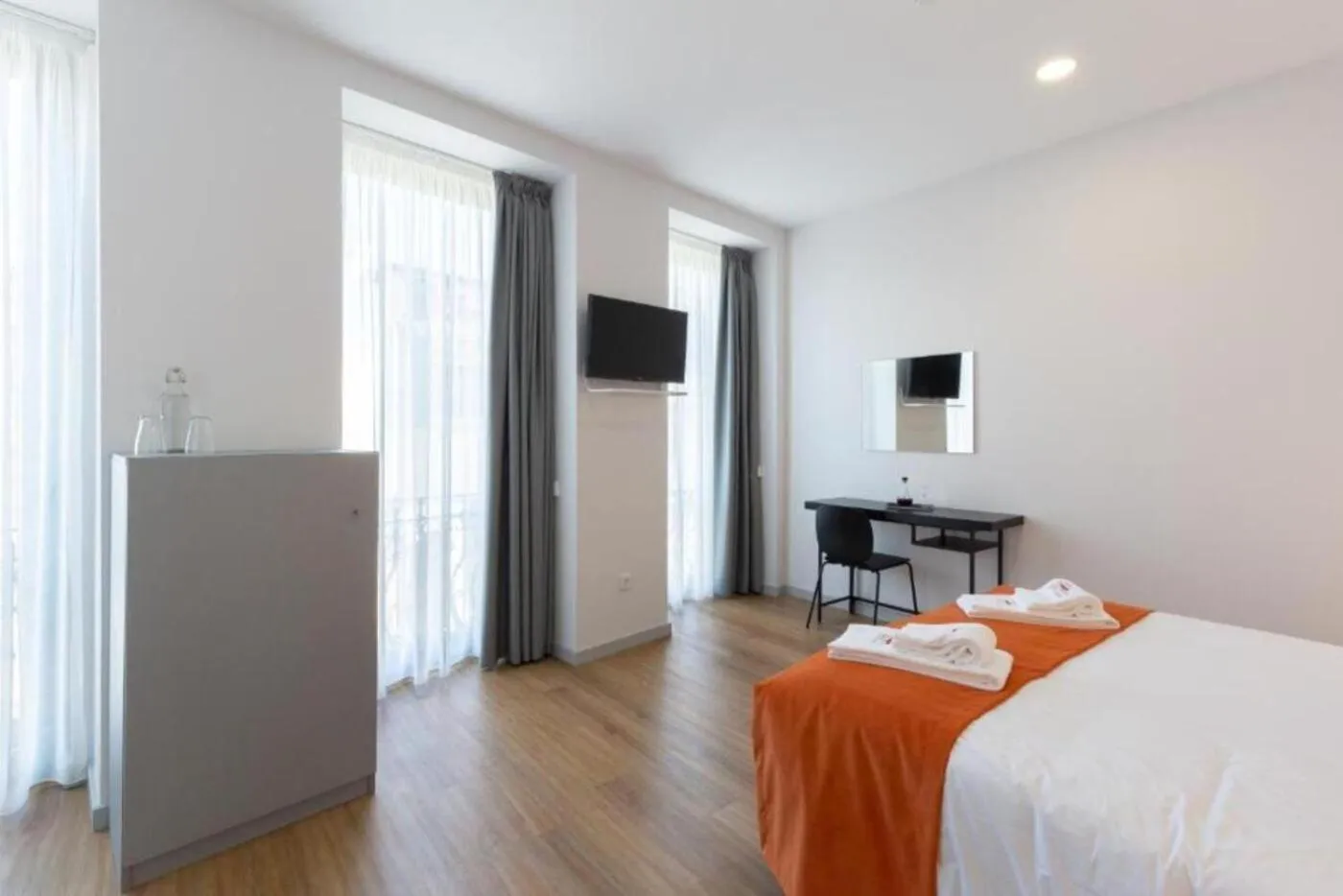Bed in Serra do Pilar Porto Suites